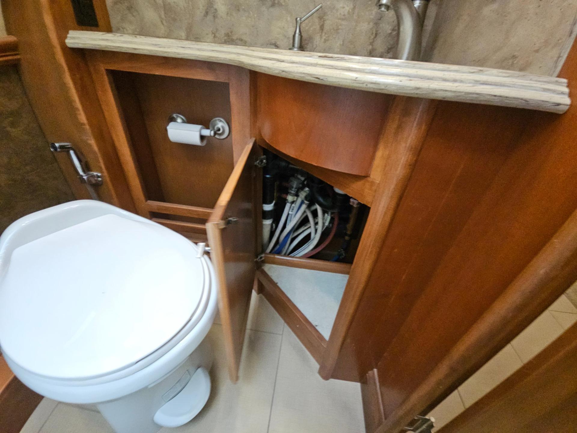 2014 Tiffin Motorhome 2014 Tiffin Motorhome Phaeton - thumbnail 32