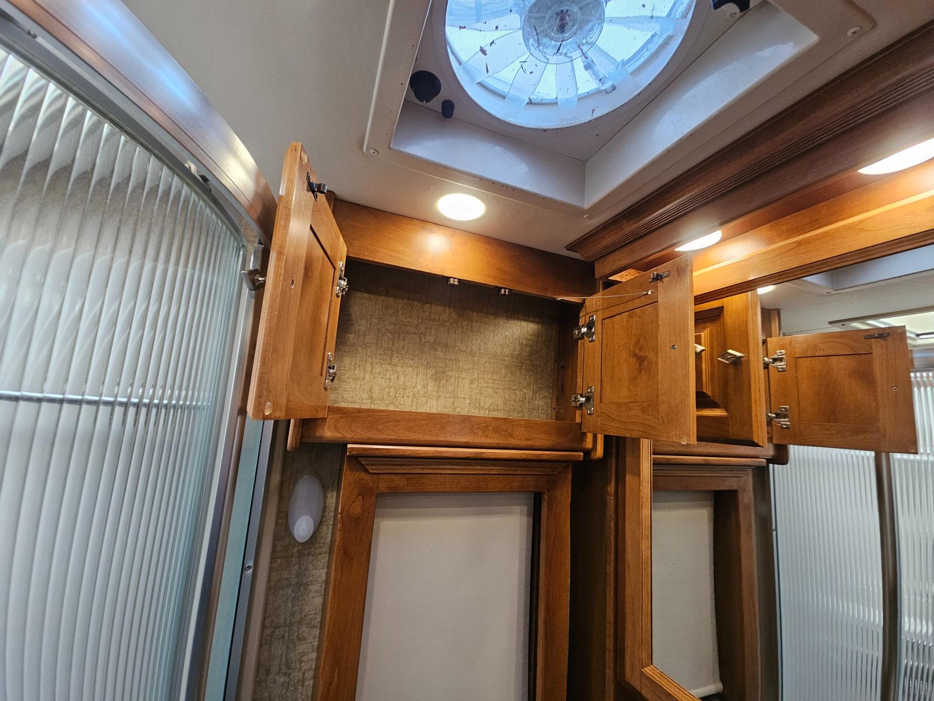 2014 Tiffin Motorhome 2014 Tiffin Motorhome Phaeton - thumbnail 33