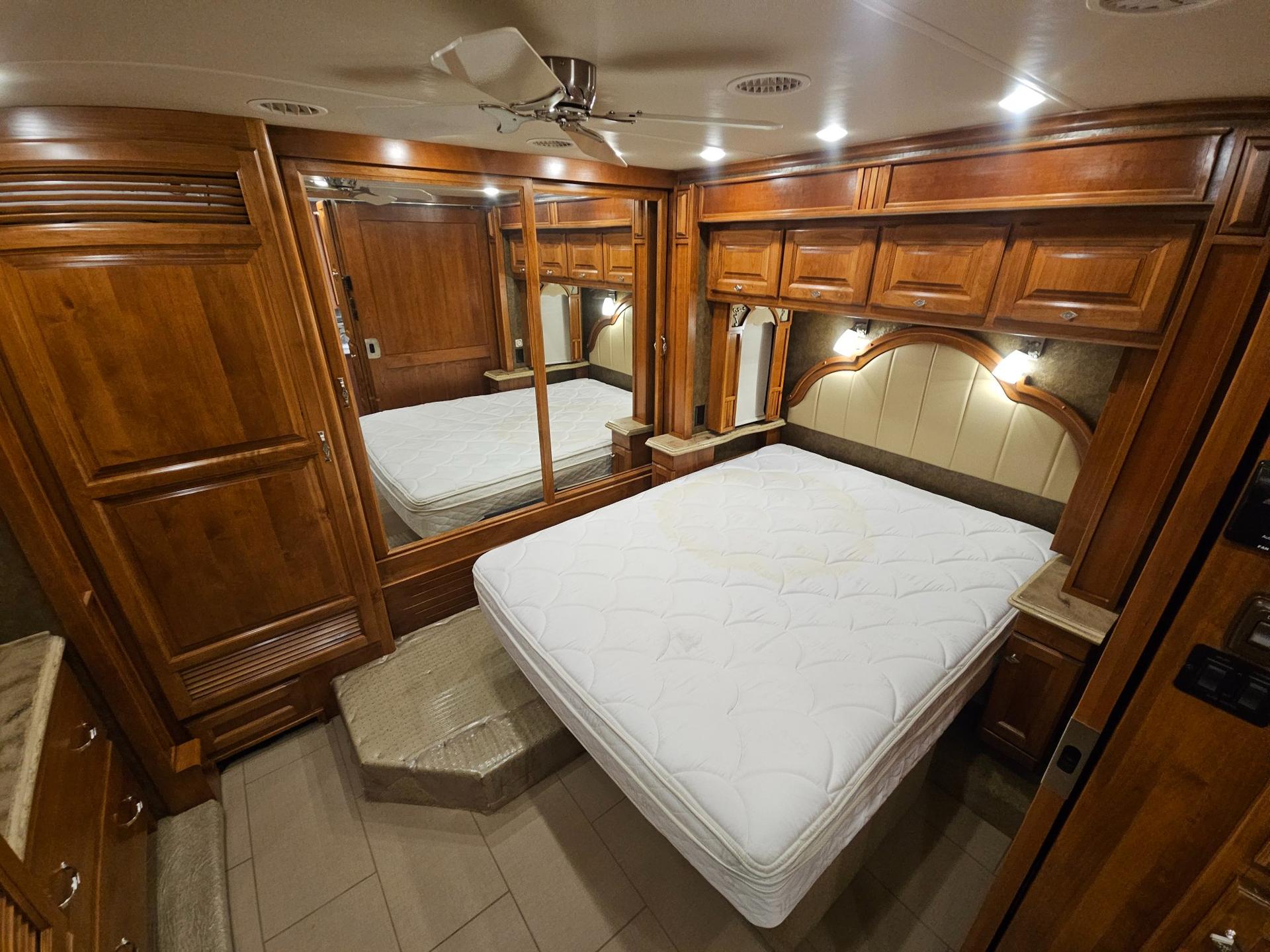 2014 Tiffin Motorhome 2014 Tiffin Motorhome Phaeton - thumbnail 39