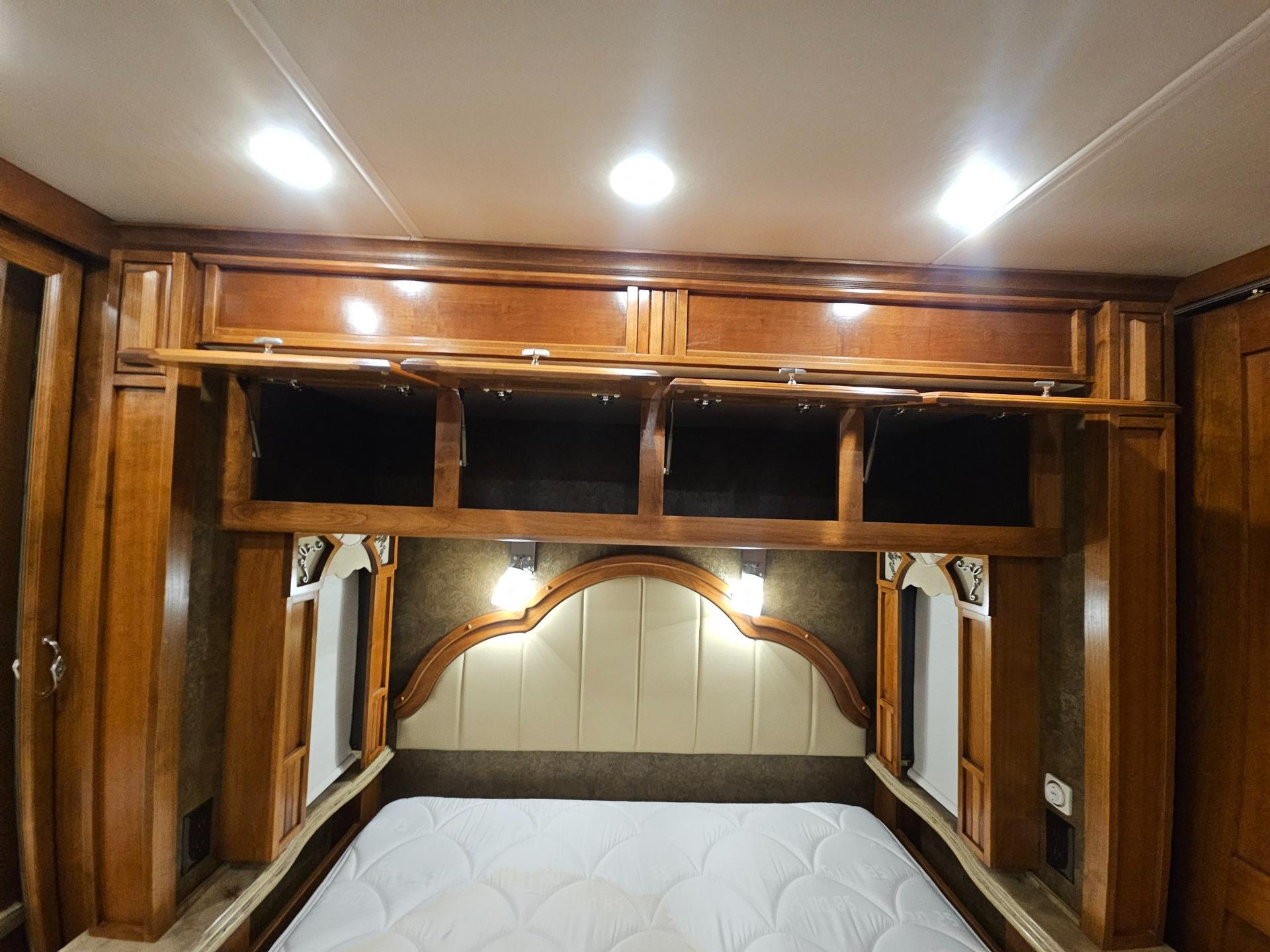 2014 Tiffin Motorhome 2014 Tiffin Motorhome Phaeton - thumbnail 41