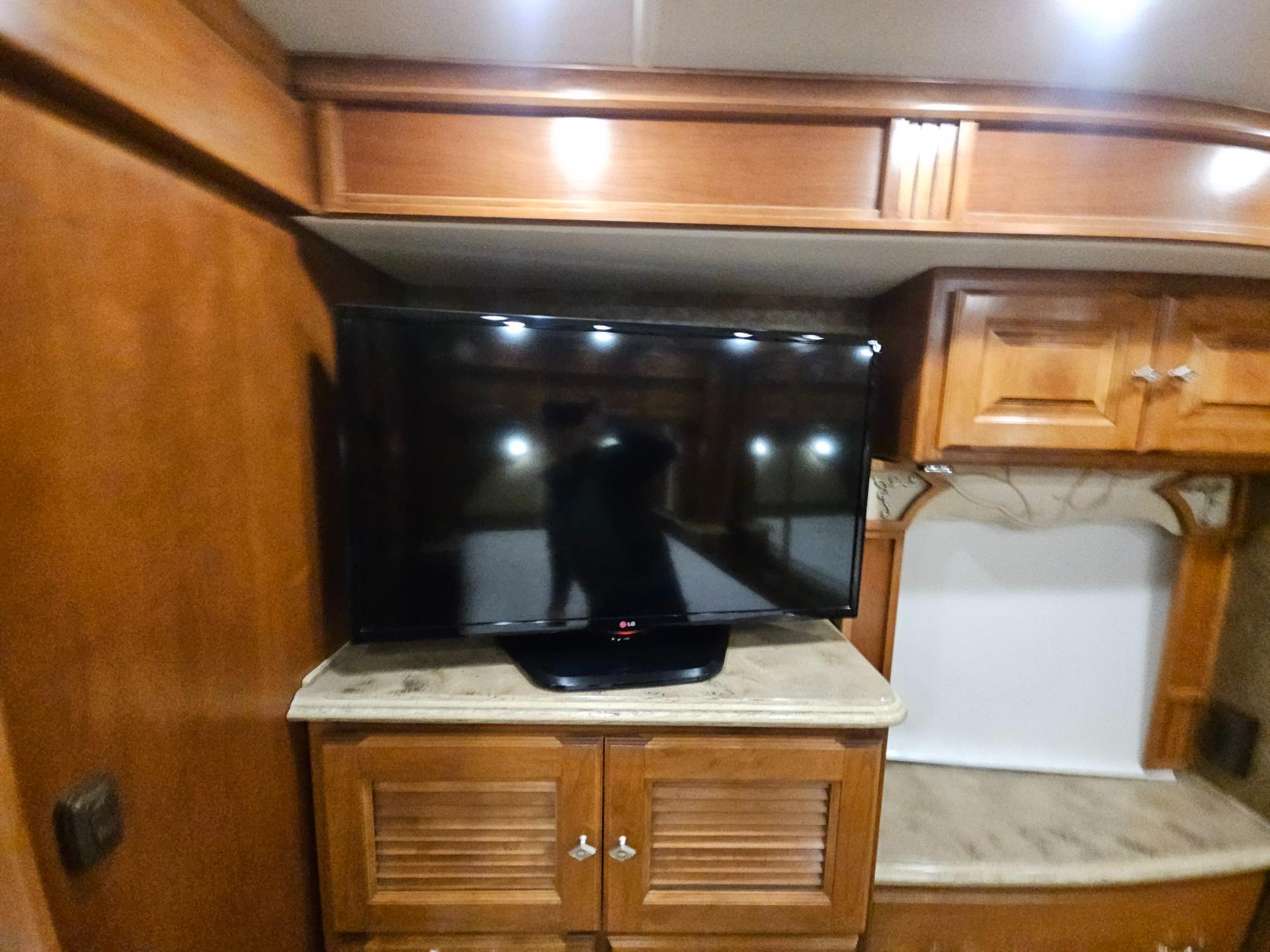 2014 Tiffin Motorhome 2014 Tiffin Motorhome Phaeton - thumbnail 46