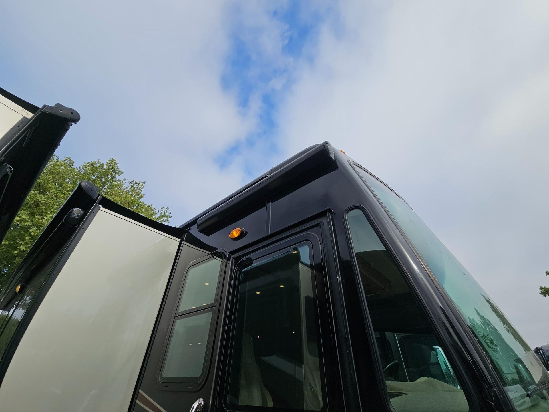 2014 Tiffin Motorhome 2014 Tiffin Motorhome Phaeton - thumbnail 55