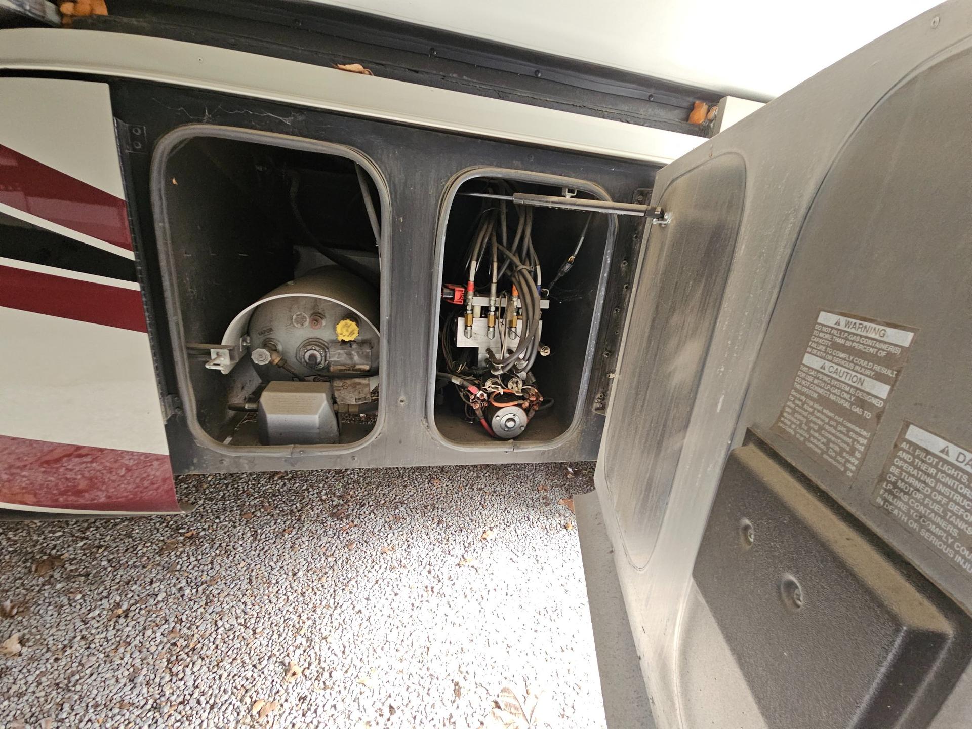 2014 Tiffin Motorhome 2014 Tiffin Motorhome Phaeton - thumbnail 57