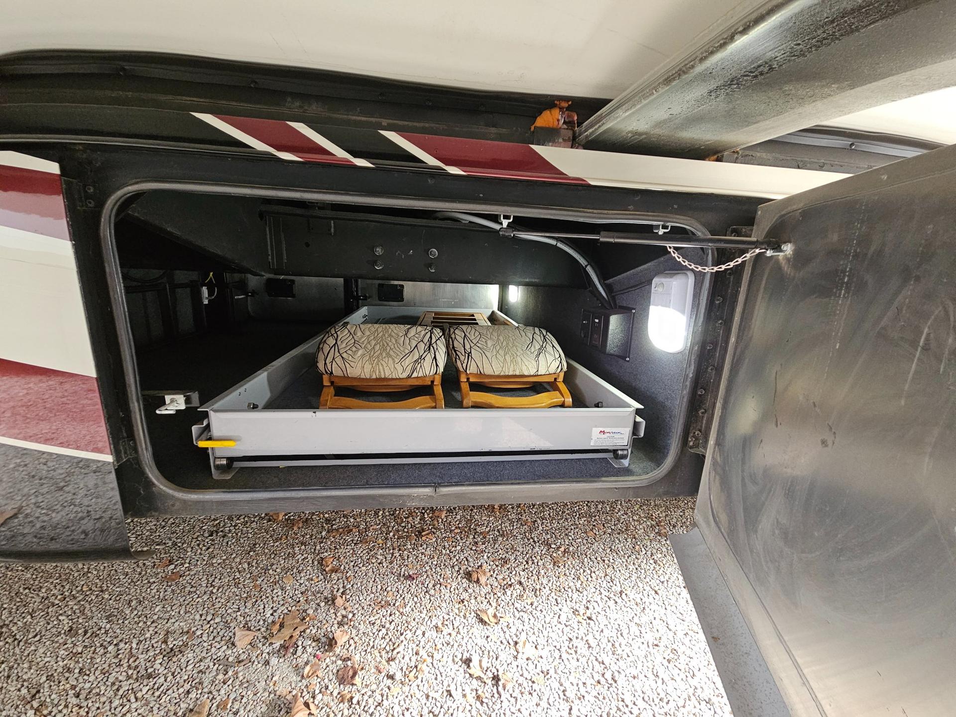 2014 Tiffin Motorhome 2014 Tiffin Motorhome Phaeton - thumbnail 58