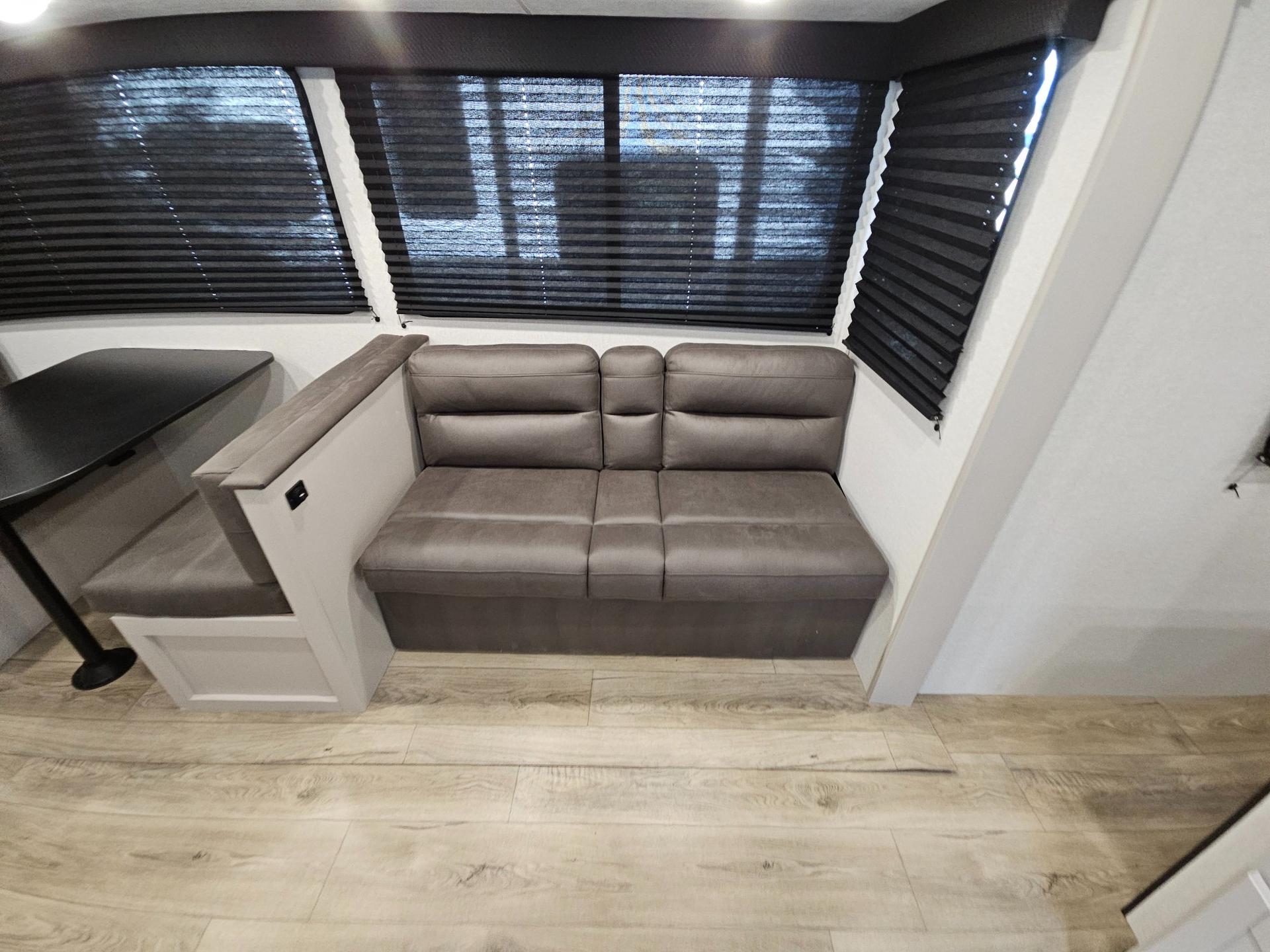 2026 Jayco 2026 Jayco Jay Feather SL - thumbnail 8