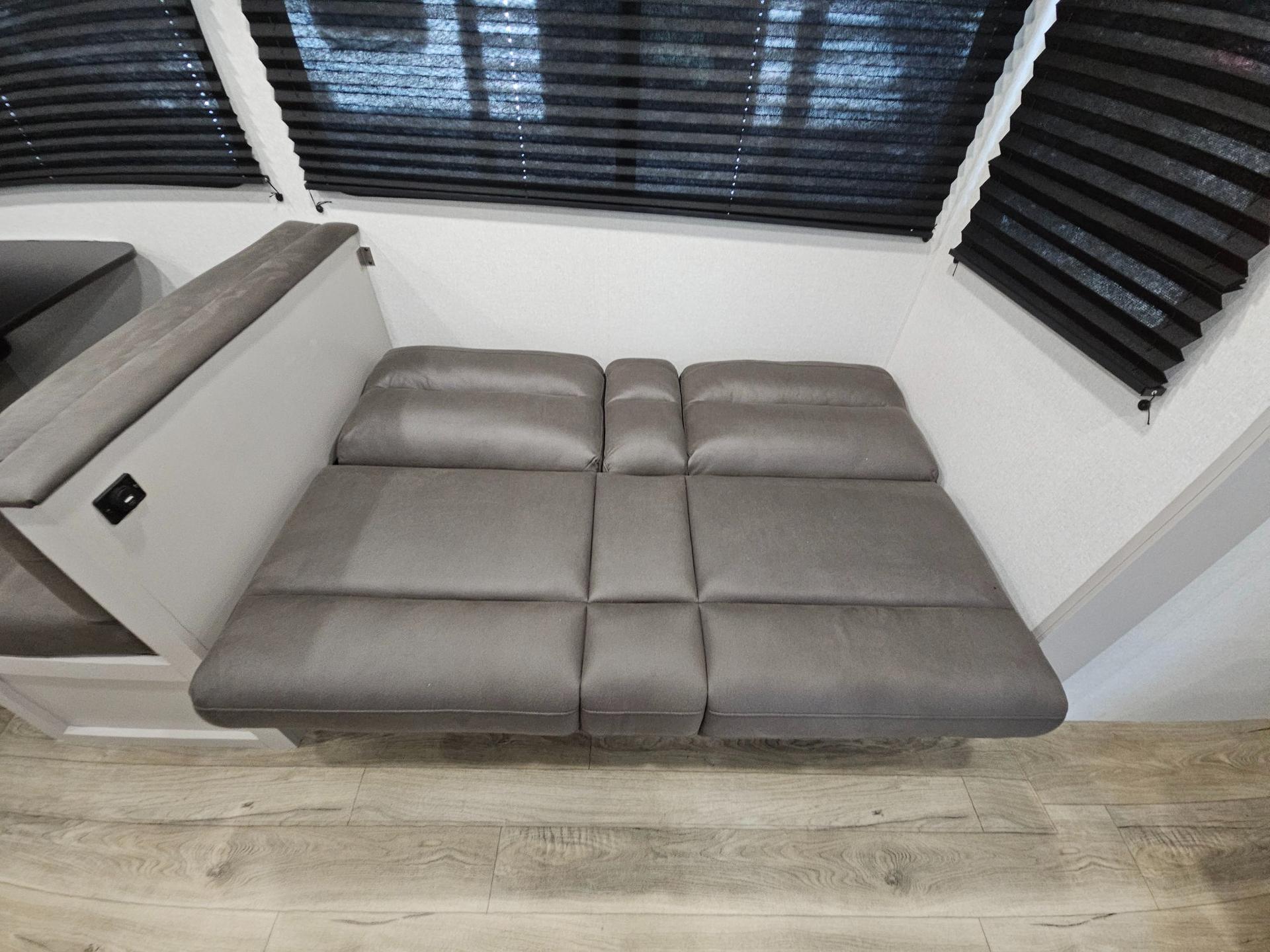 2026 Jayco 2026 Jayco Jay Feather SL - thumbnail 9