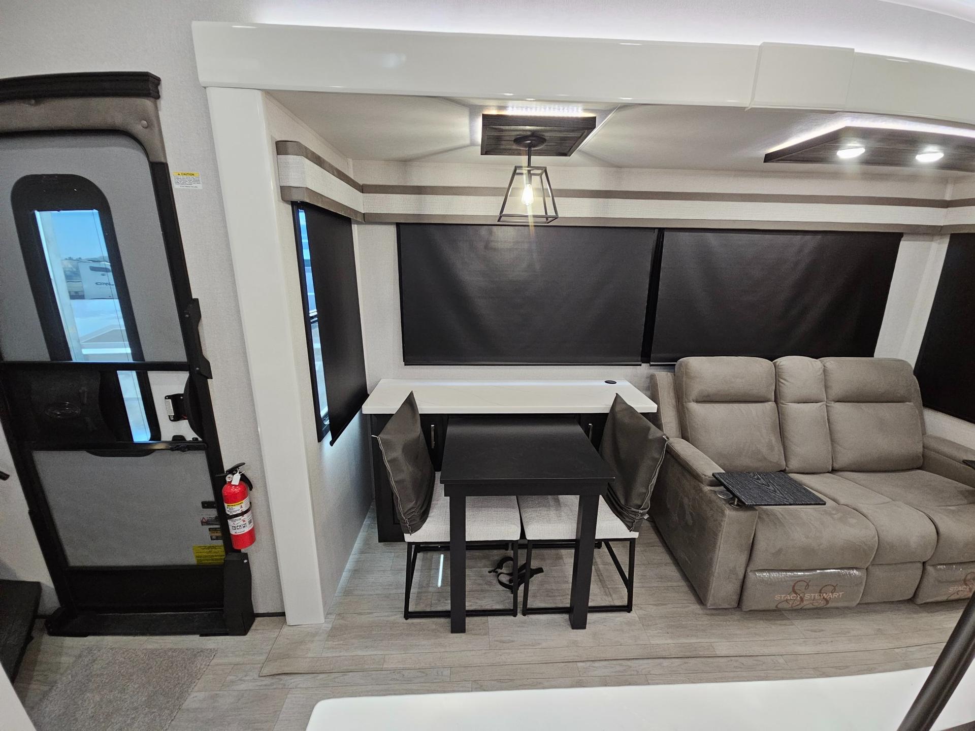 2026 Jayco 2026 Jayco Pinnacle - thumbnail 8