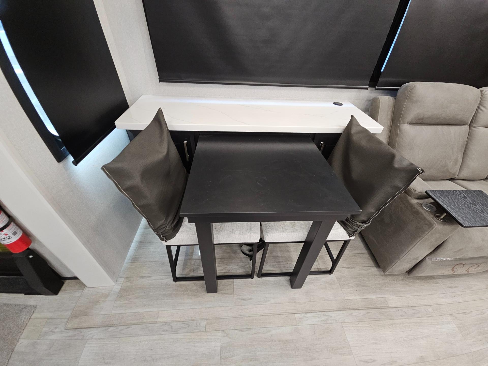 2026 Jayco 2026 Jayco Pinnacle - thumbnail 9