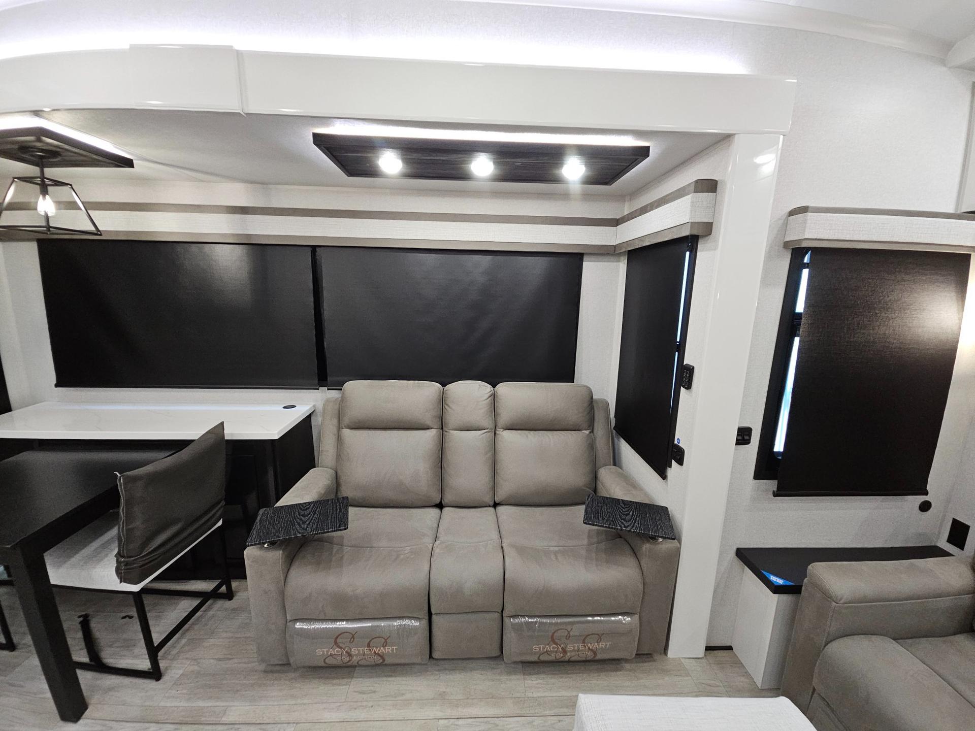 2026 Jayco 2026 Jayco Pinnacle - thumbnail 12