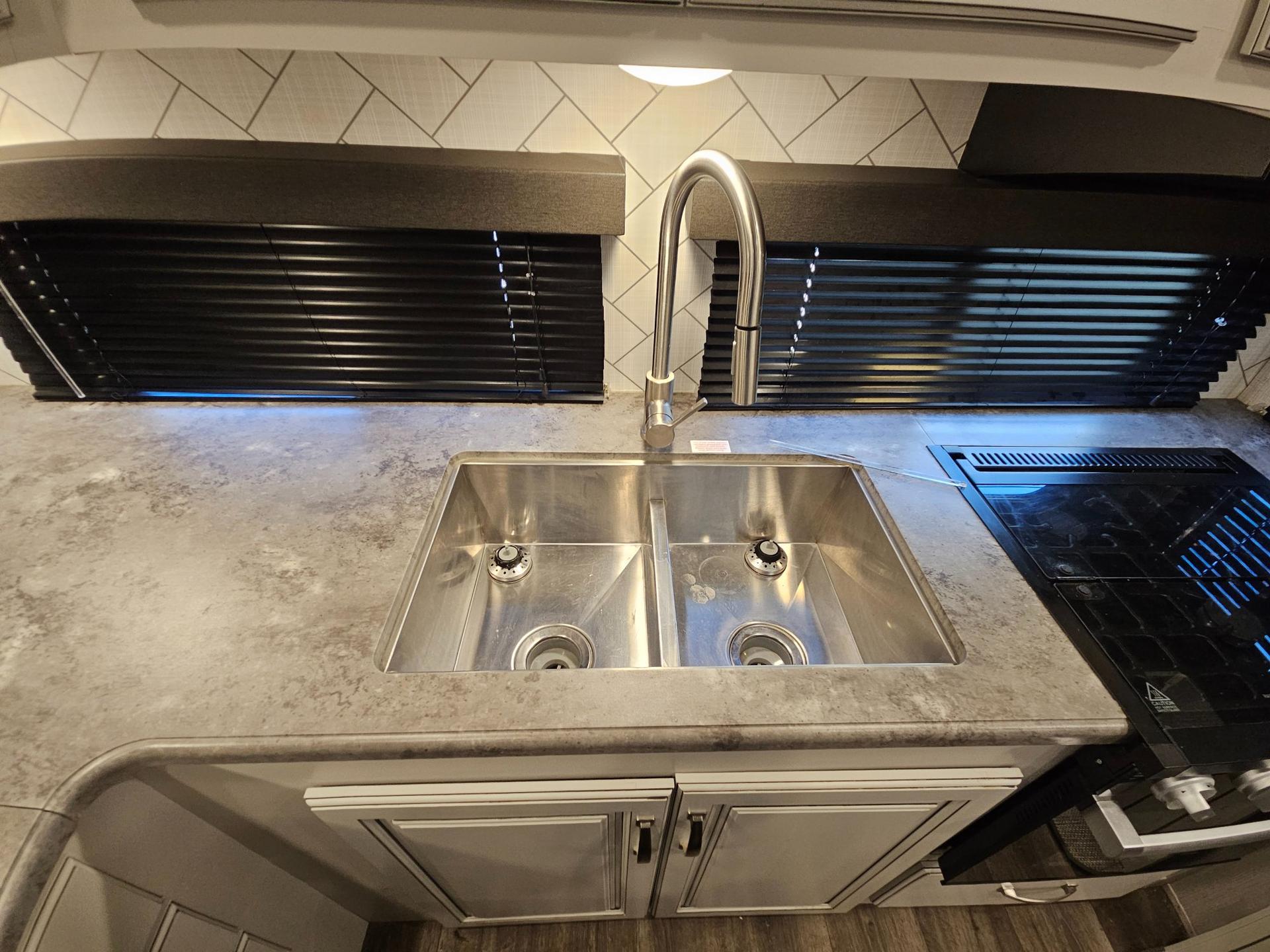 2023 Keystone RV 2023 Keystone RV Cougar Half-Ton - thumbnail 14