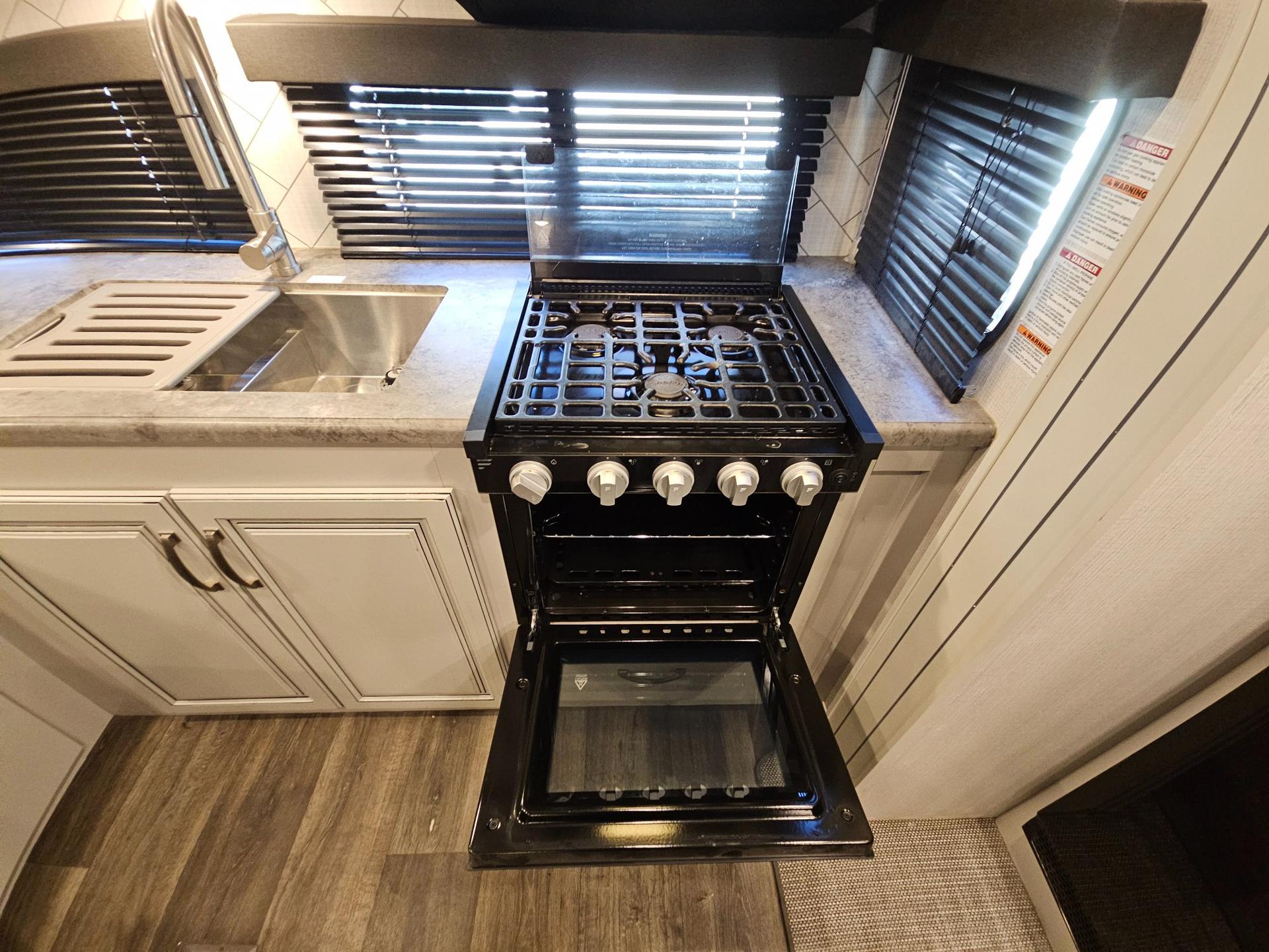 2023 Keystone RV 2023 Keystone RV Cougar Half-Ton - thumbnail 15