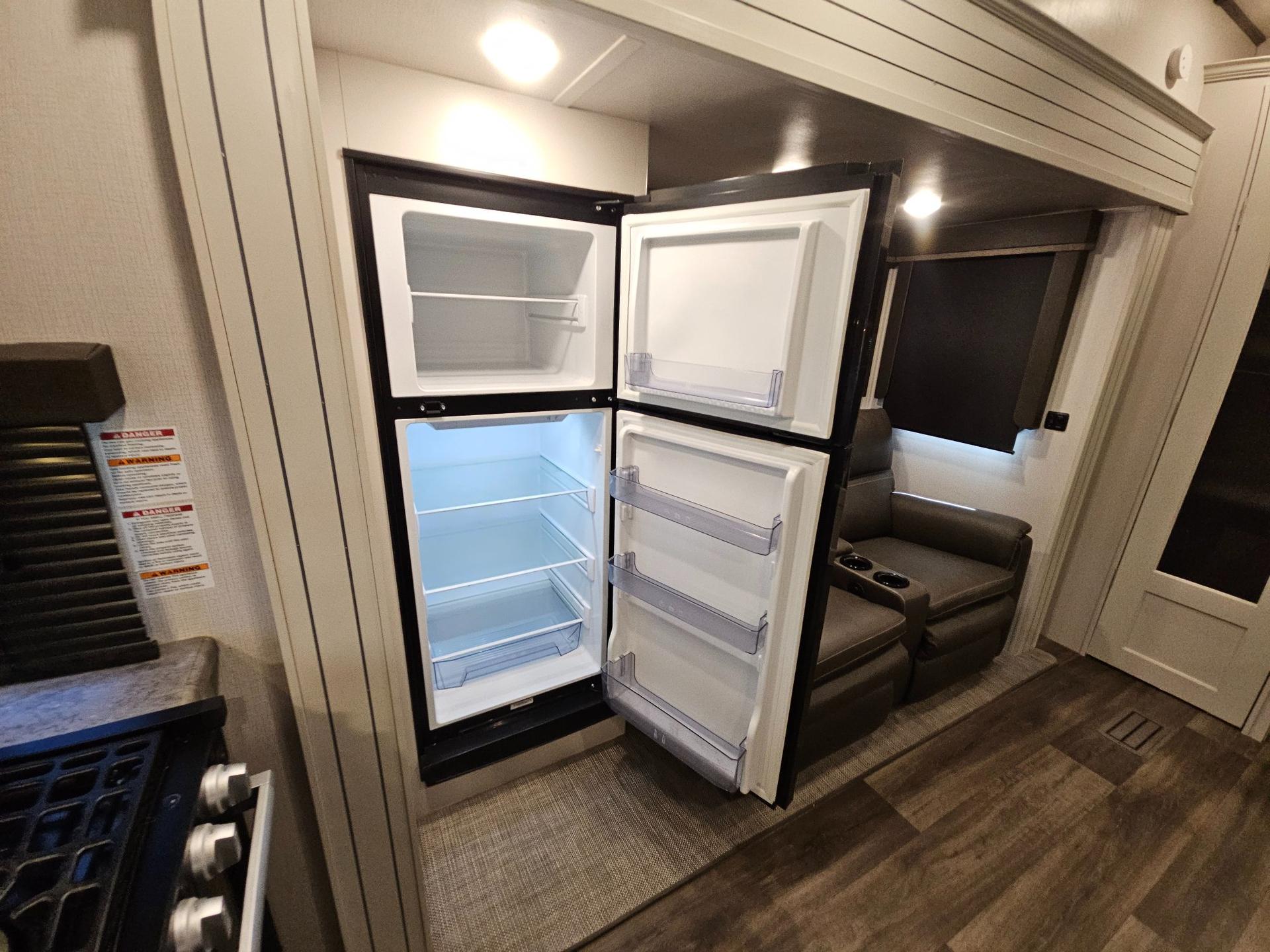 2023 Keystone RV 2023 Keystone RV Cougar Half-Ton - thumbnail 18