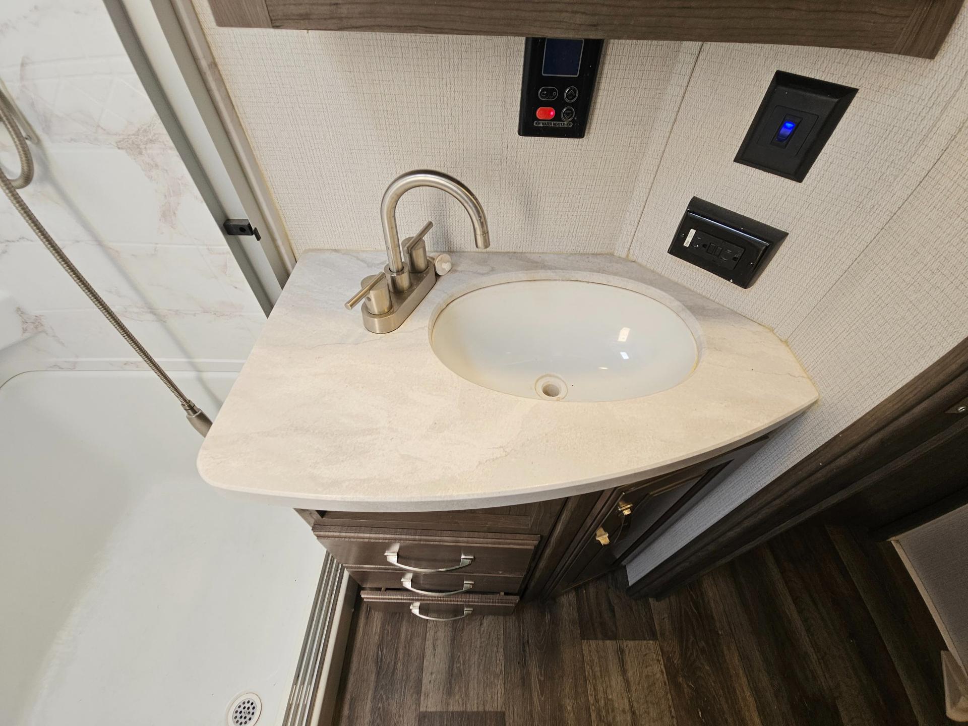 2023 Keystone RV 2023 Keystone RV Cougar Half-Ton - thumbnail 28