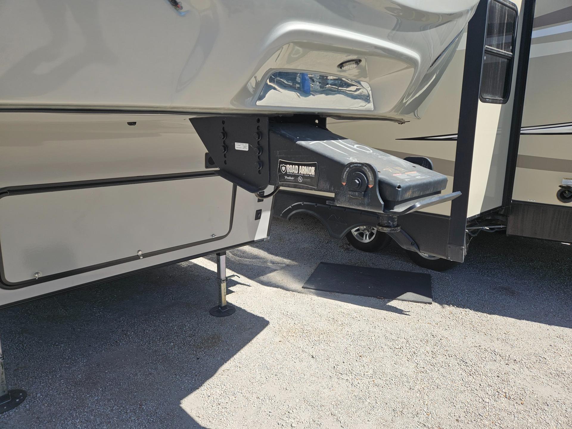 2023 Keystone RV 2023 Keystone RV Cougar Half-Ton - thumbnail 36