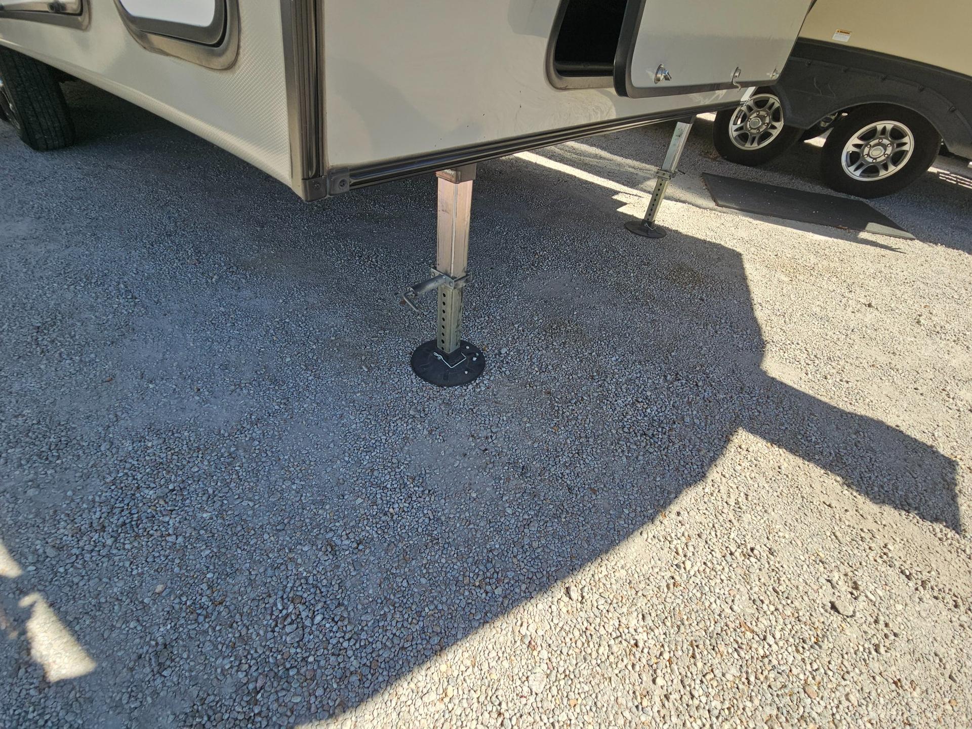 2023 Keystone RV 2023 Keystone RV Cougar Half-Ton - thumbnail 38