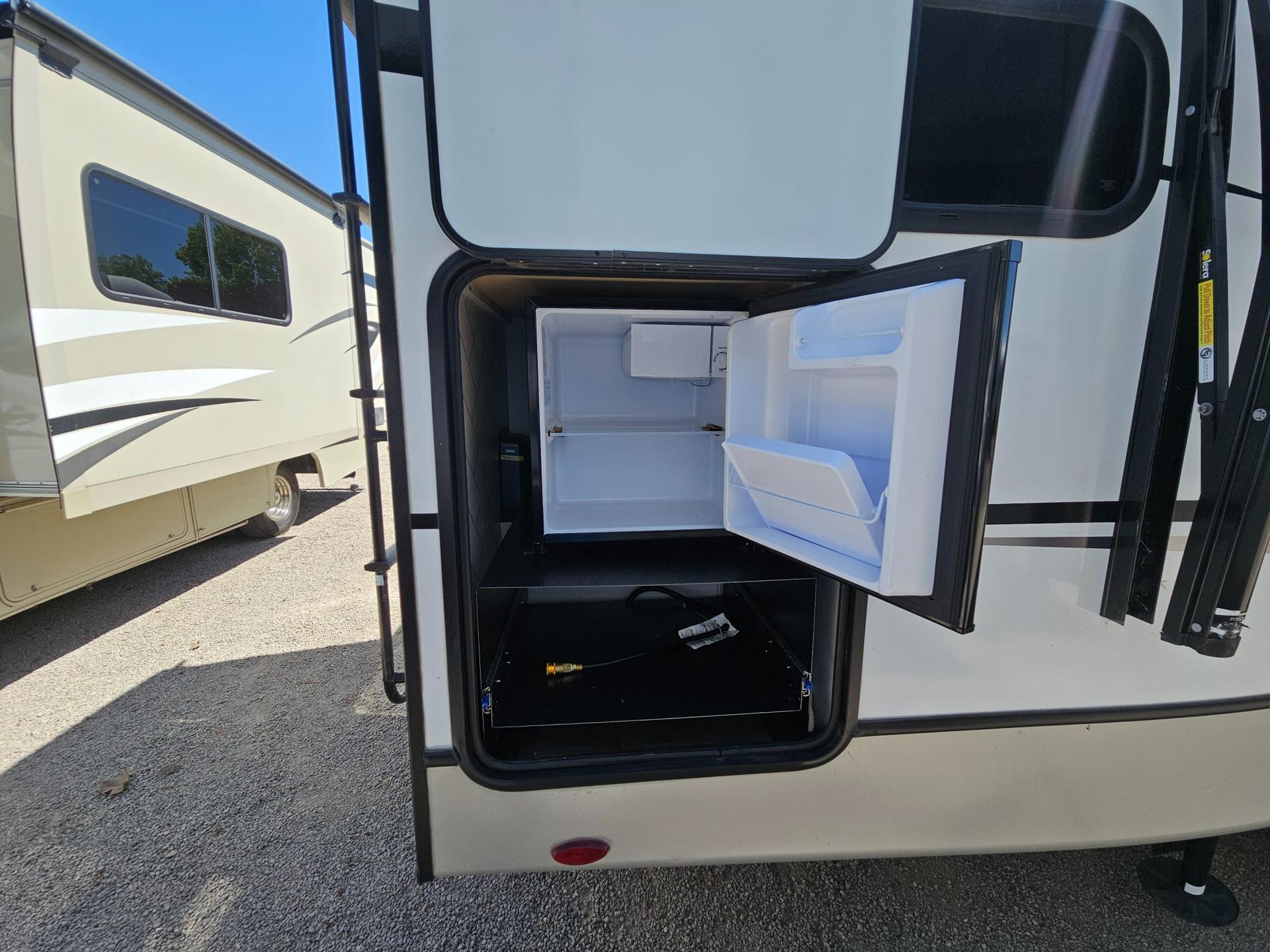 2023 Keystone RV 2023 Keystone RV Cougar Half-Ton - thumbnail 44