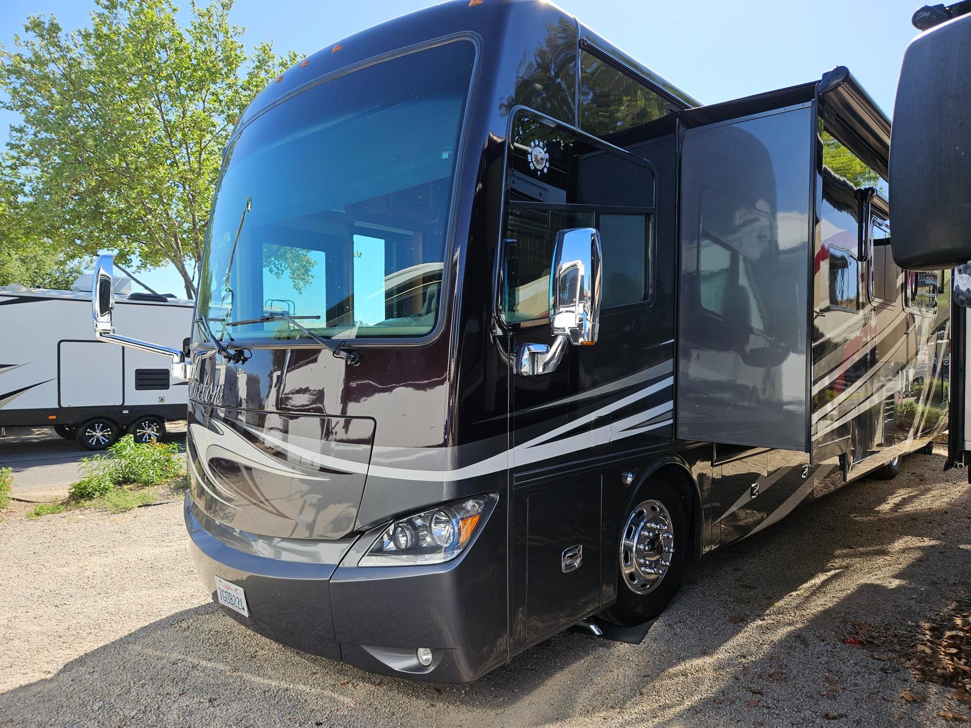 2015 Tiffin Motor Home 2015 Tiffin Motor Home Phaeton - thumbnail 4