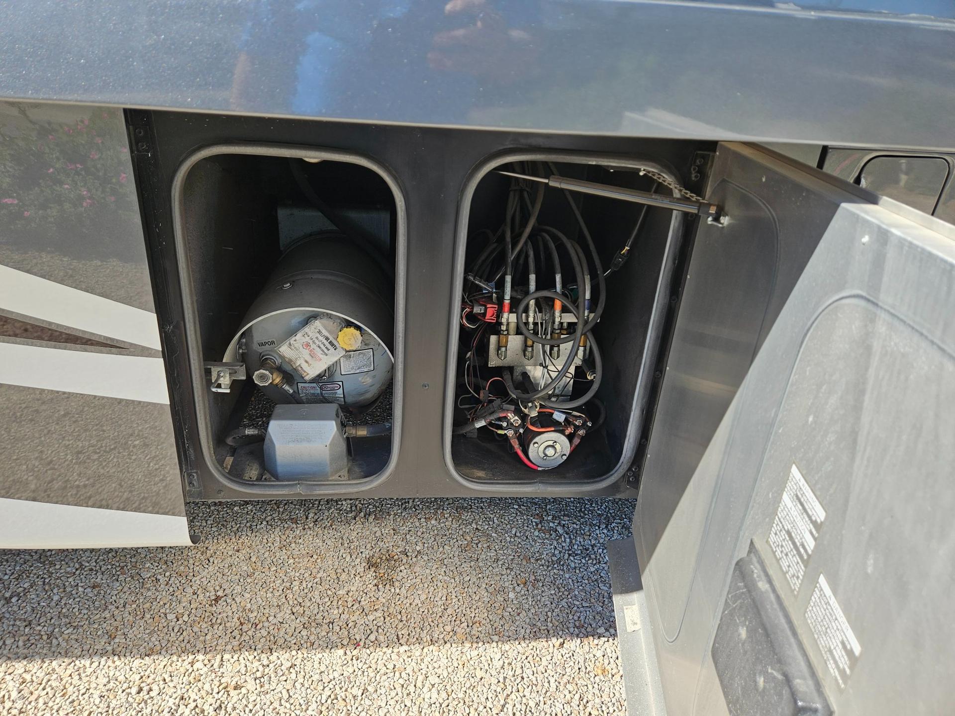 2015 Tiffin Motor Home 2015 Tiffin Motor Home Phaeton - thumbnail 65