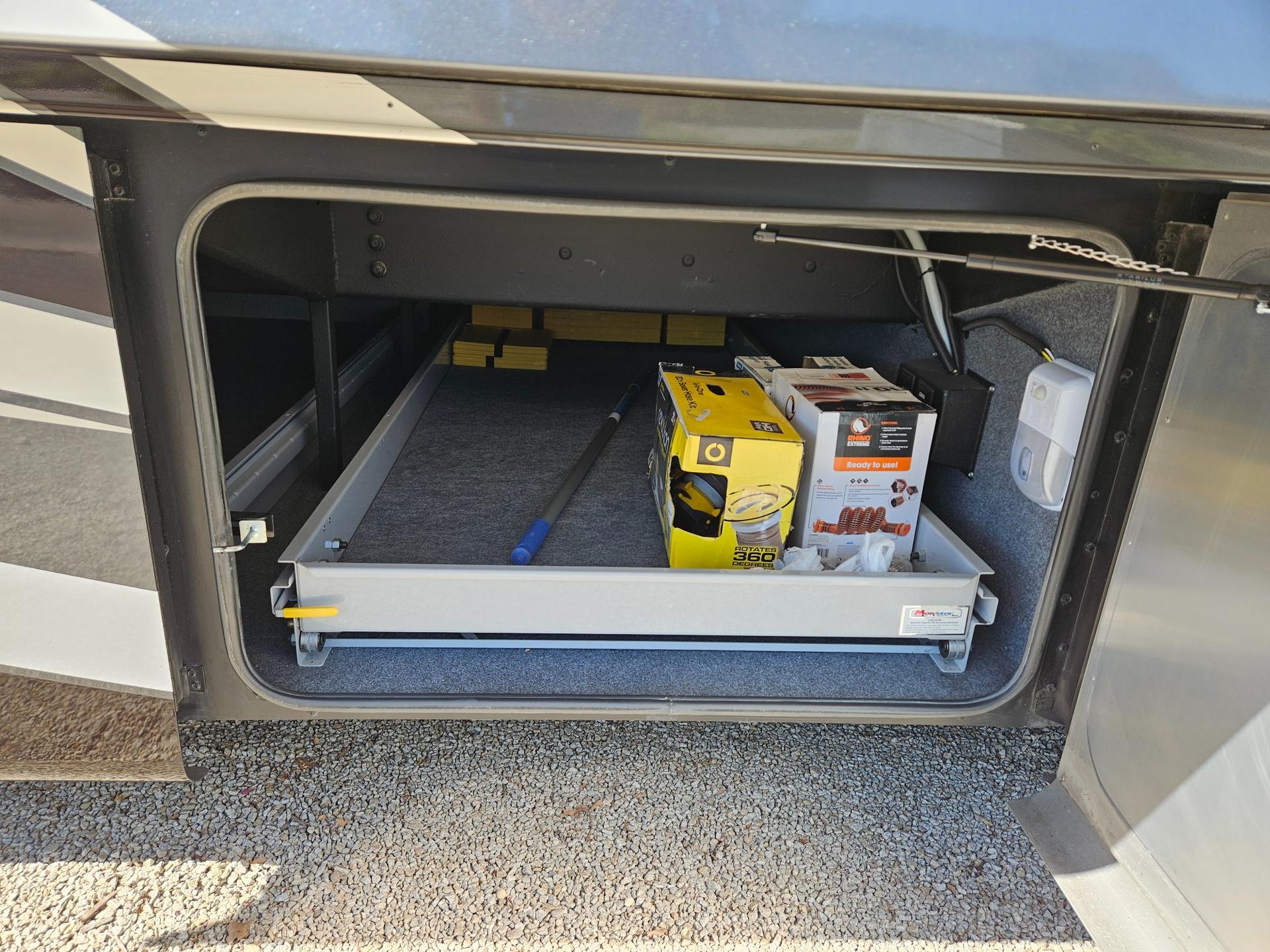 2015 Tiffin Motor Home 2015 Tiffin Motor Home Phaeton - thumbnail 66