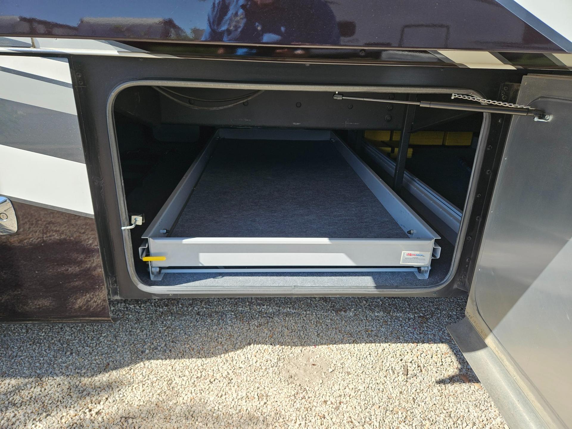 2015 Tiffin Motor Home 2015 Tiffin Motor Home Phaeton - thumbnail 67