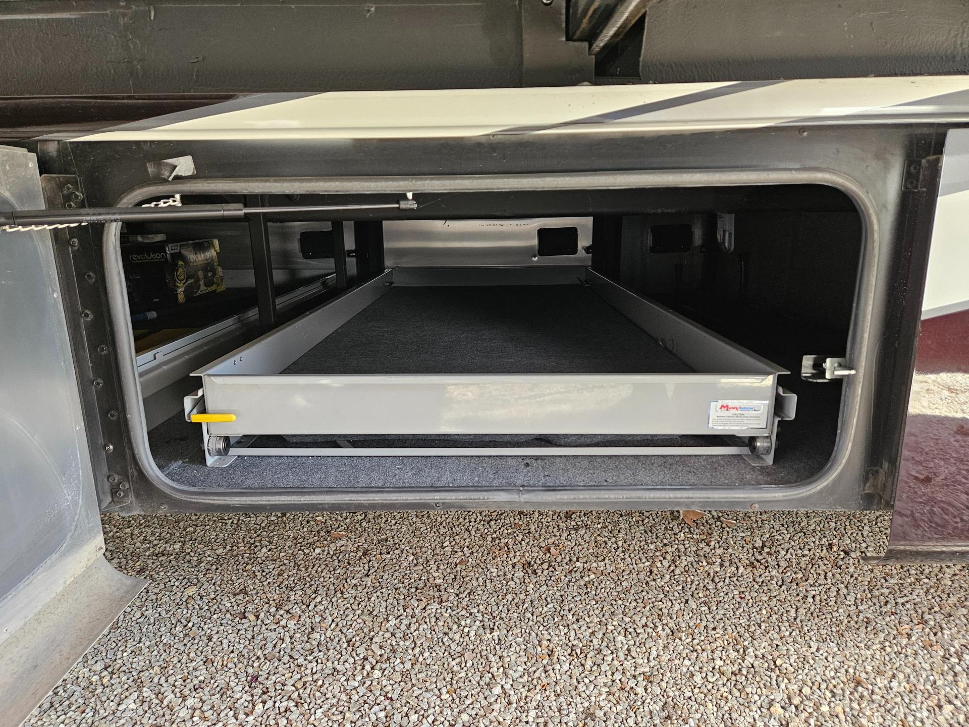 2015 Tiffin Motor Home 2015 Tiffin Motor Home Phaeton - thumbnail 76