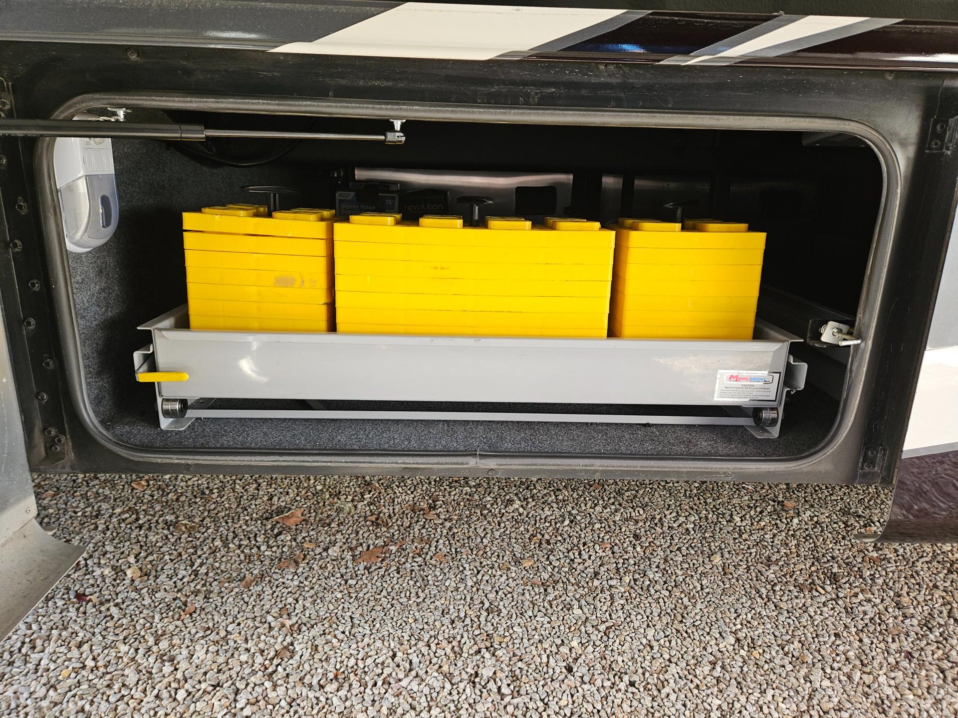 2015 Tiffin Motor Home 2015 Tiffin Motor Home Phaeton - thumbnail 77