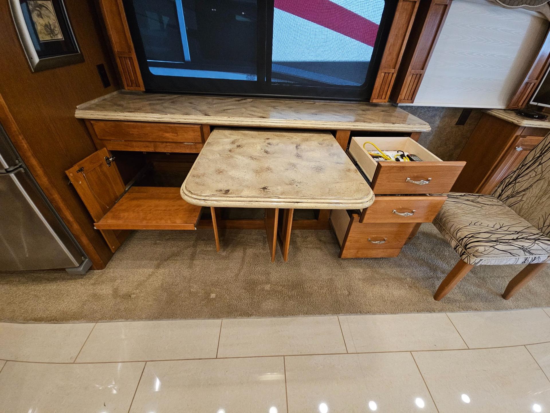 2015 Tiffin Motor Home 2015 Tiffin Motor Home Phaeton - thumbnail 13