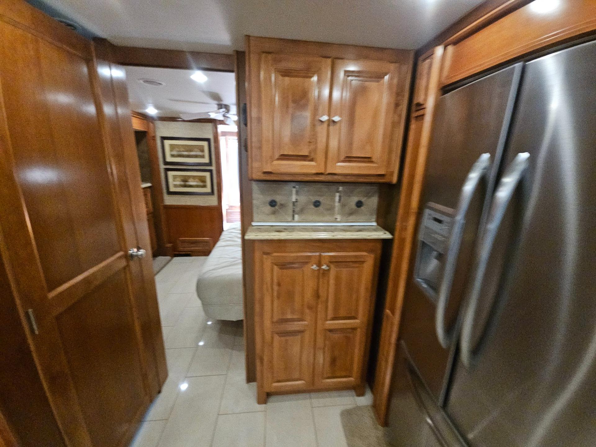 2015 Tiffin Motor Home 2015 Tiffin Motor Home Phaeton - thumbnail 18