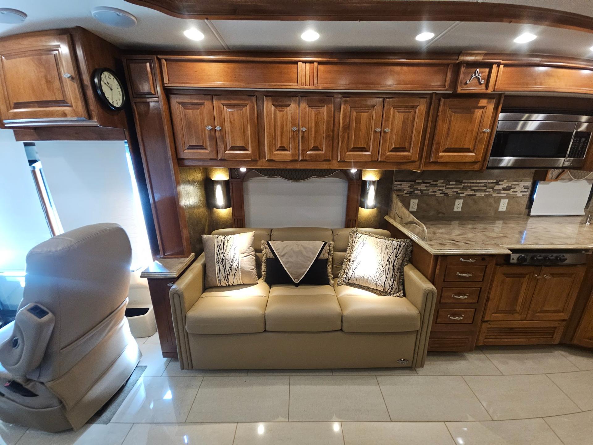 2015 Tiffin Motor Home 2015 Tiffin Motor Home Phaeton - thumbnail 20