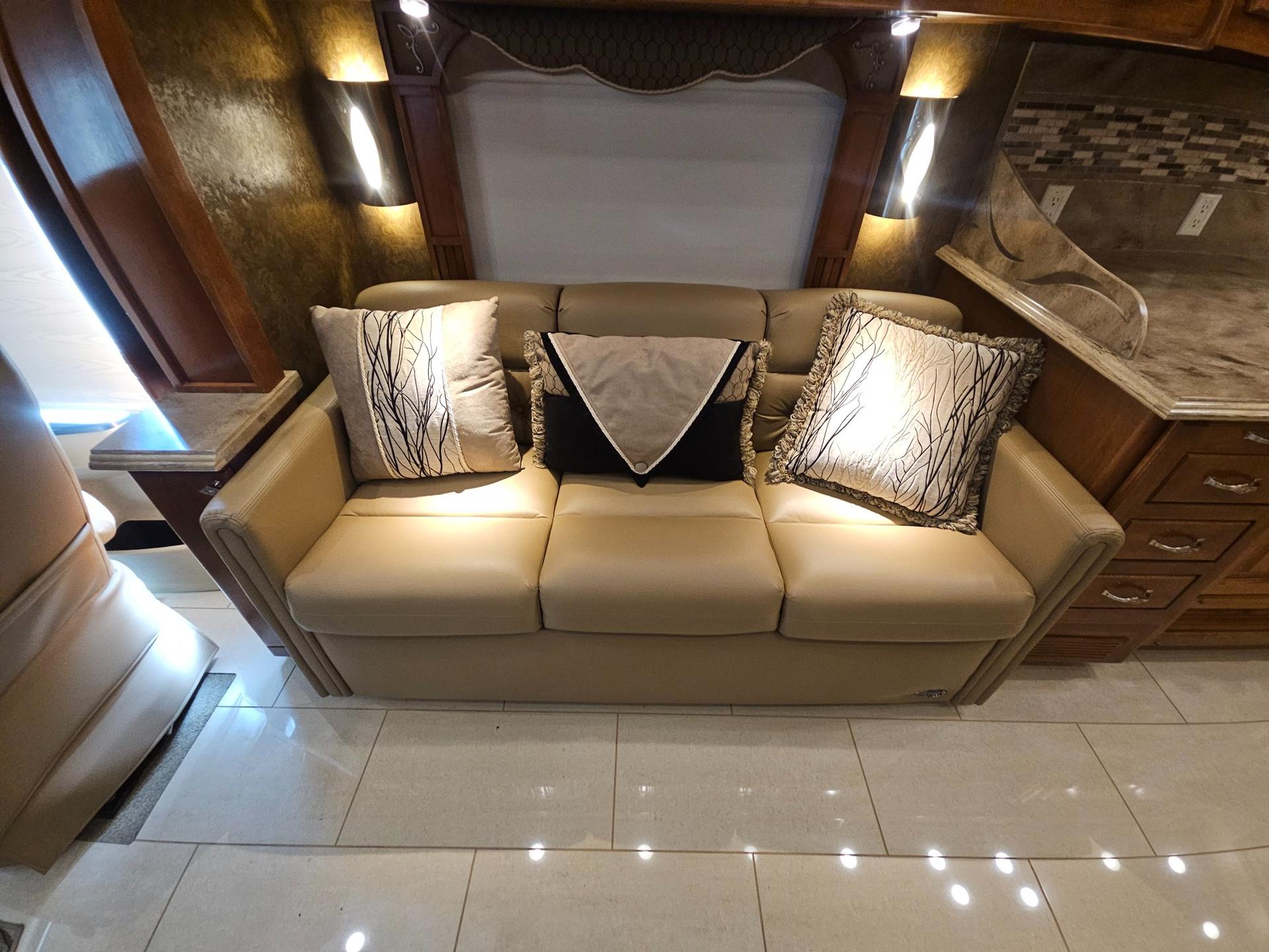 2015 Tiffin Motor Home 2015 Tiffin Motor Home Phaeton - thumbnail 21