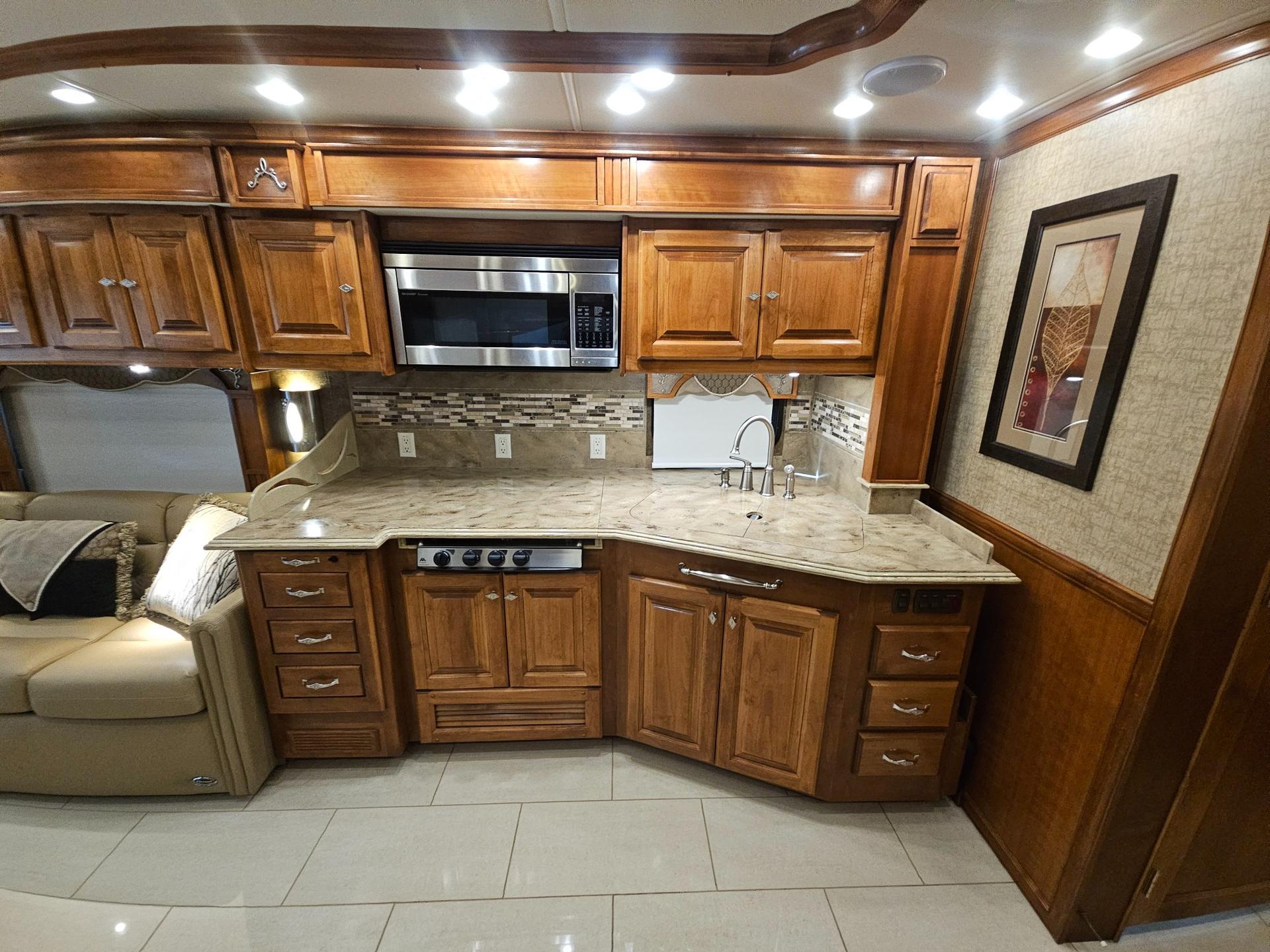 2015 Tiffin Motor Home 2015 Tiffin Motor Home Phaeton - thumbnail 23