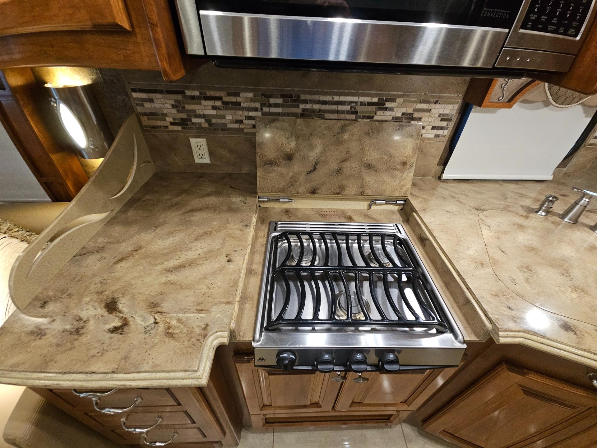 2015 Tiffin Motor Home 2015 Tiffin Motor Home Phaeton - thumbnail 26