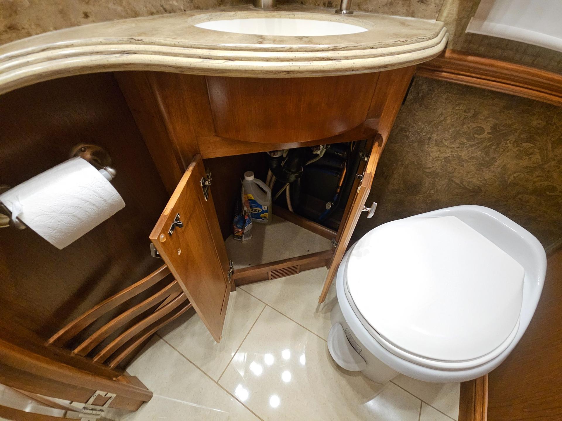 2015 Tiffin Motor Home 2015 Tiffin Motor Home Phaeton - thumbnail 34