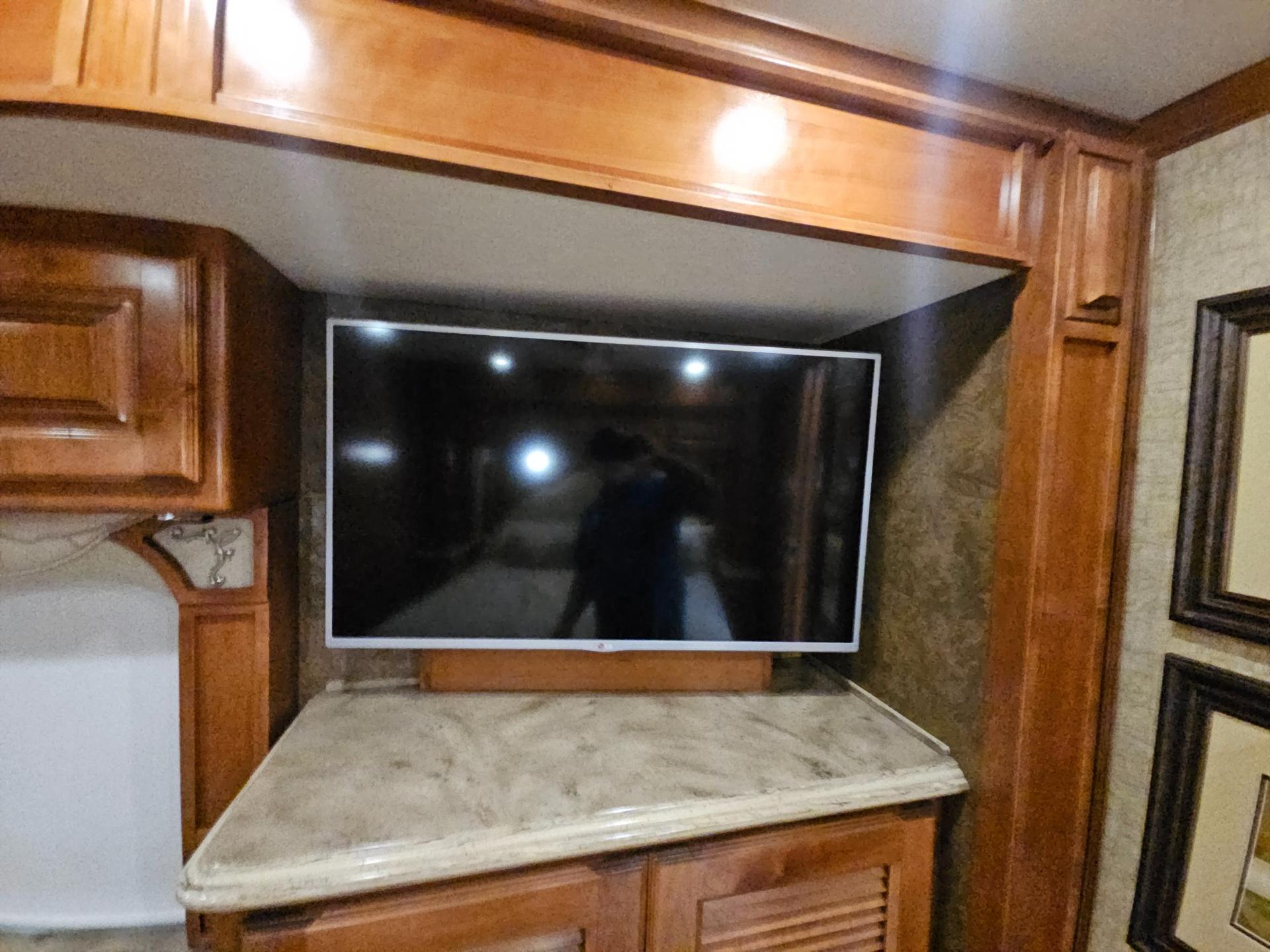 2015 Tiffin Motor Home 2015 Tiffin Motor Home Phaeton - thumbnail 40