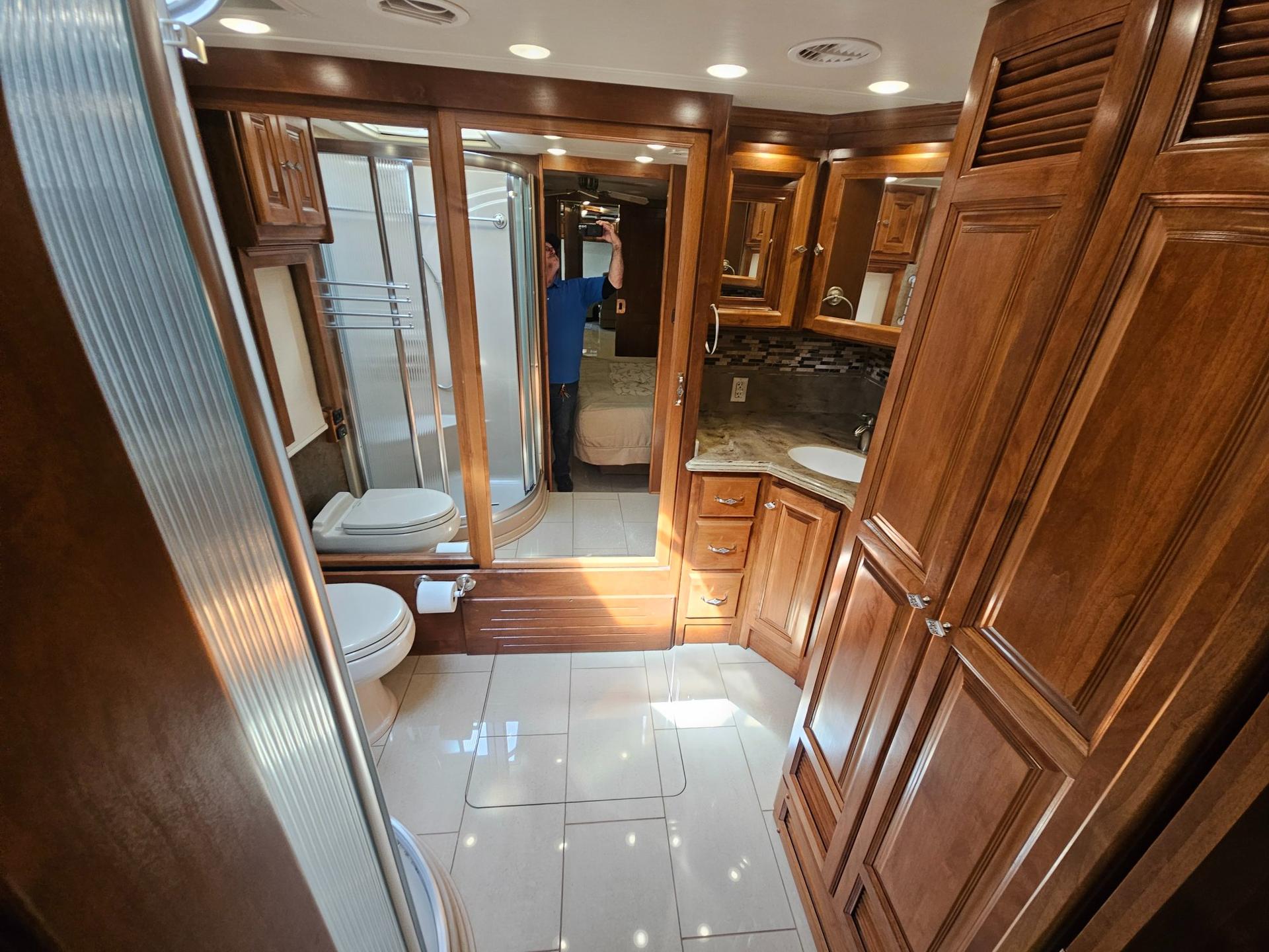 2015 Tiffin Motor Home 2015 Tiffin Motor Home Phaeton - thumbnail 44