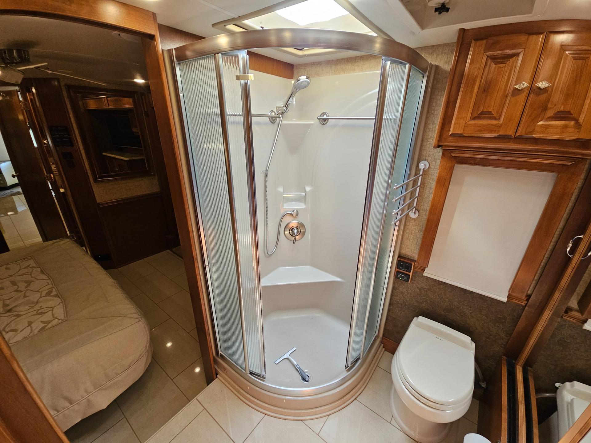 2015 Tiffin Motor Home 2015 Tiffin Motor Home Phaeton - thumbnail 45