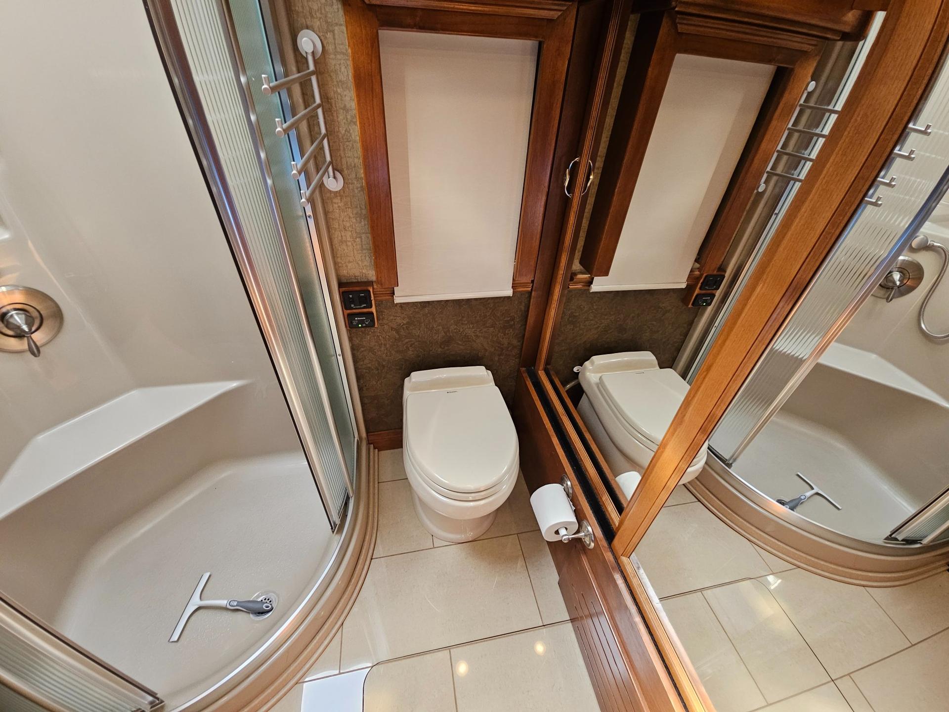 2015 Tiffin Motor Home 2015 Tiffin Motor Home Phaeton - thumbnail 47