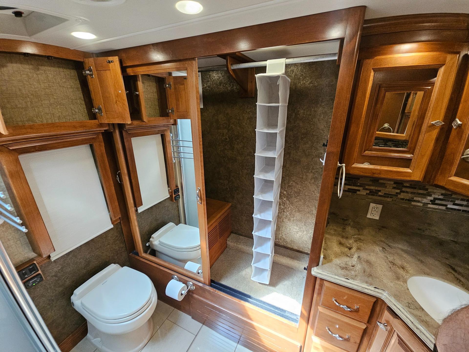 2015 Tiffin Motor Home 2015 Tiffin Motor Home Phaeton - thumbnail 48