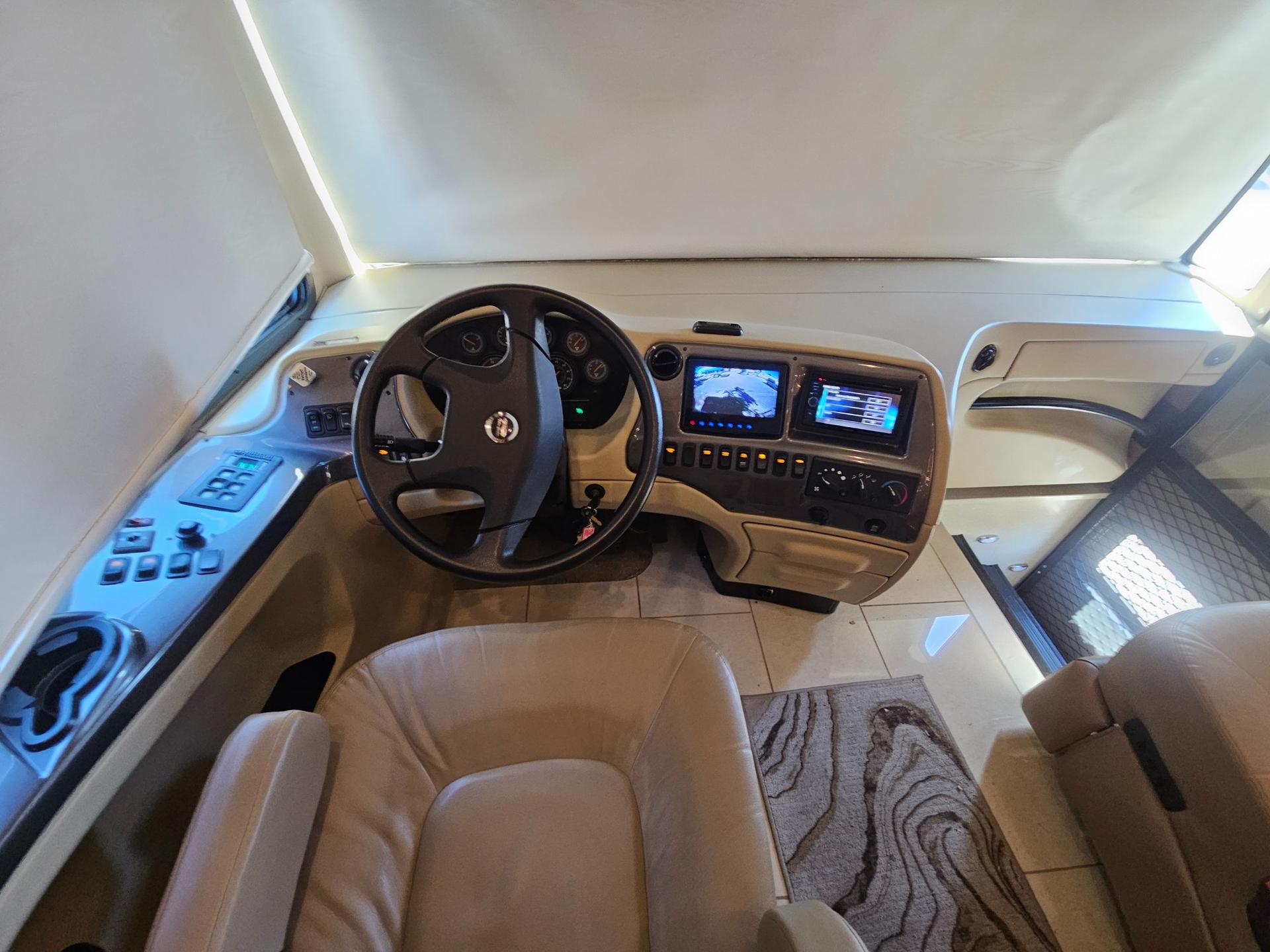 2015 Tiffin Motor Home 2015 Tiffin Motor Home Phaeton - thumbnail 58