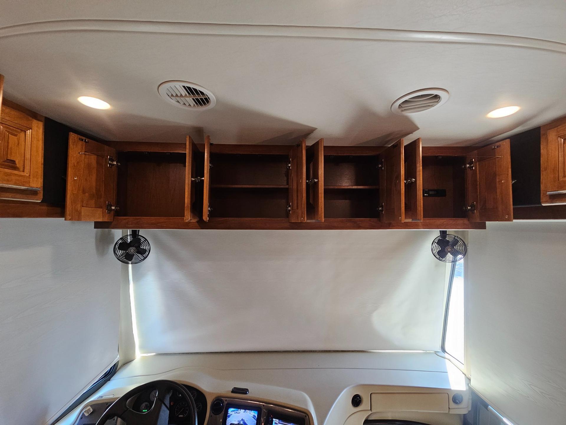 2015 Tiffin Motor Home 2015 Tiffin Motor Home Phaeton - thumbnail 60