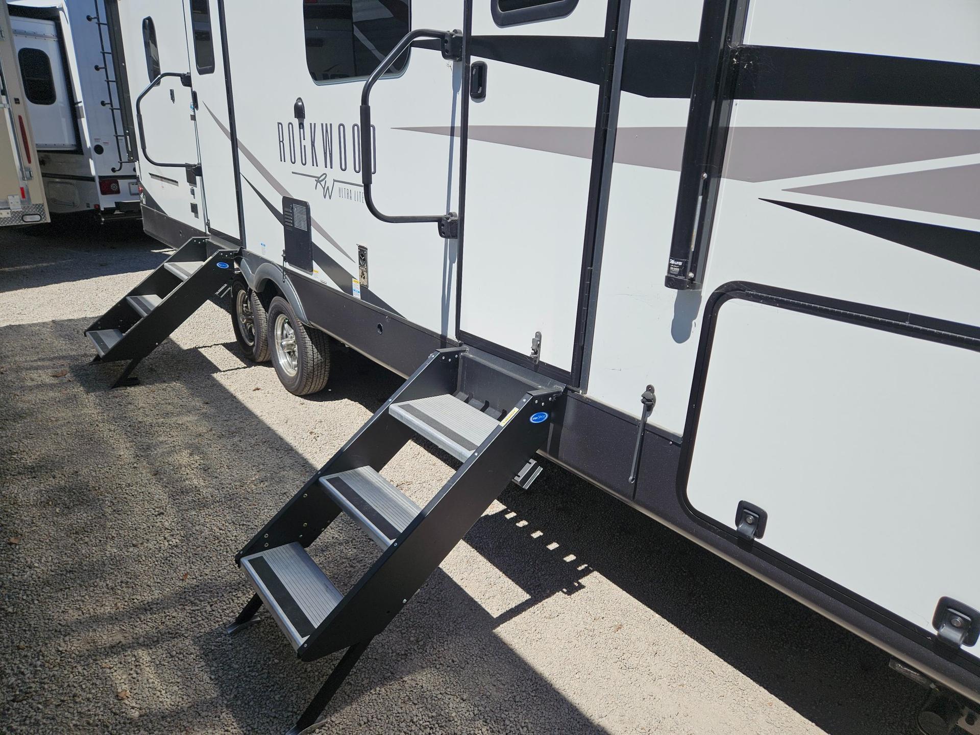 2024 Forest River RV 2024 Forest River RV Rockwood Ultra Lite - thumbnail 9