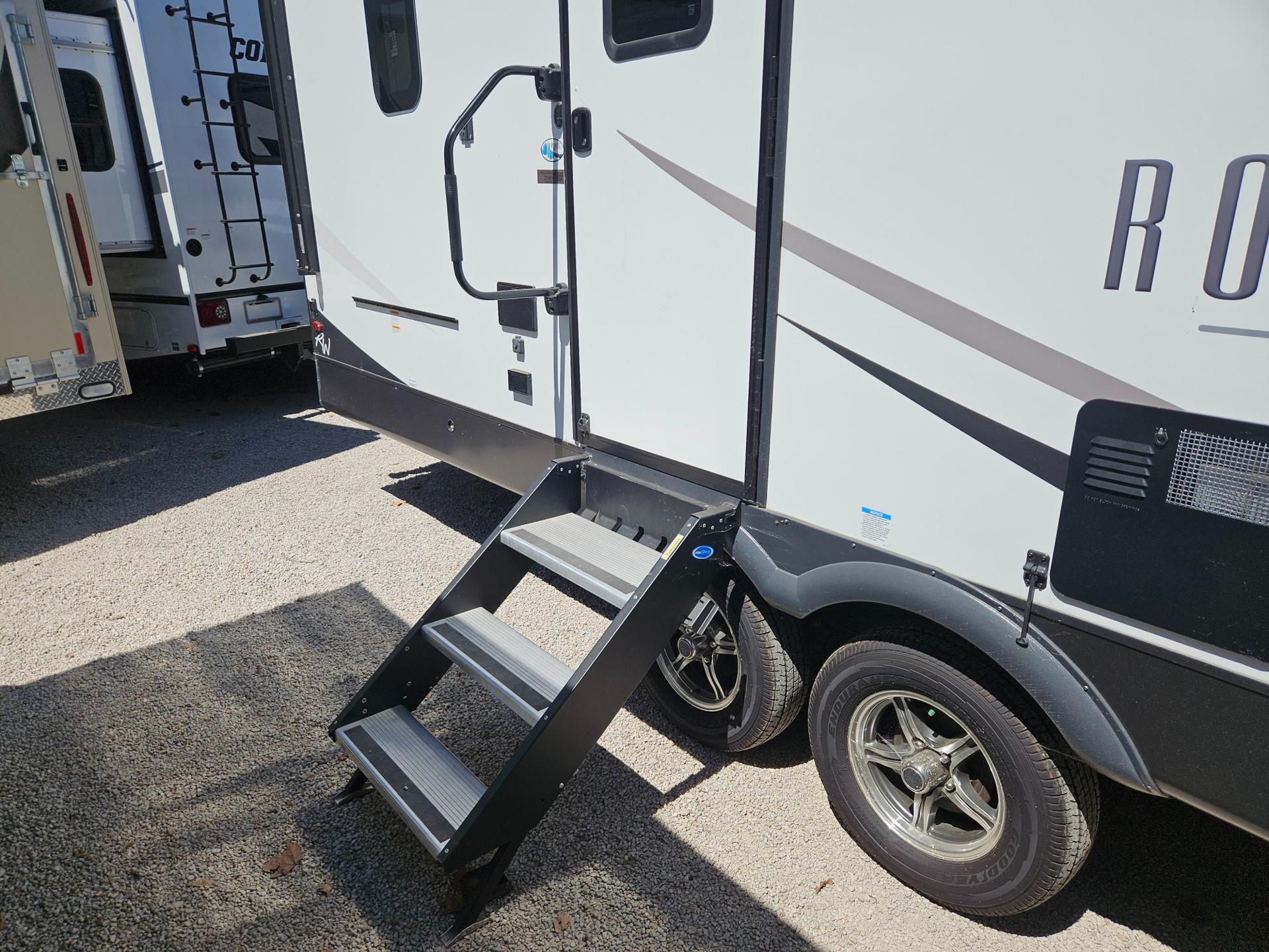 2024 Forest River RV 2024 Forest River RV Rockwood Ultra Lite - thumbnail 10