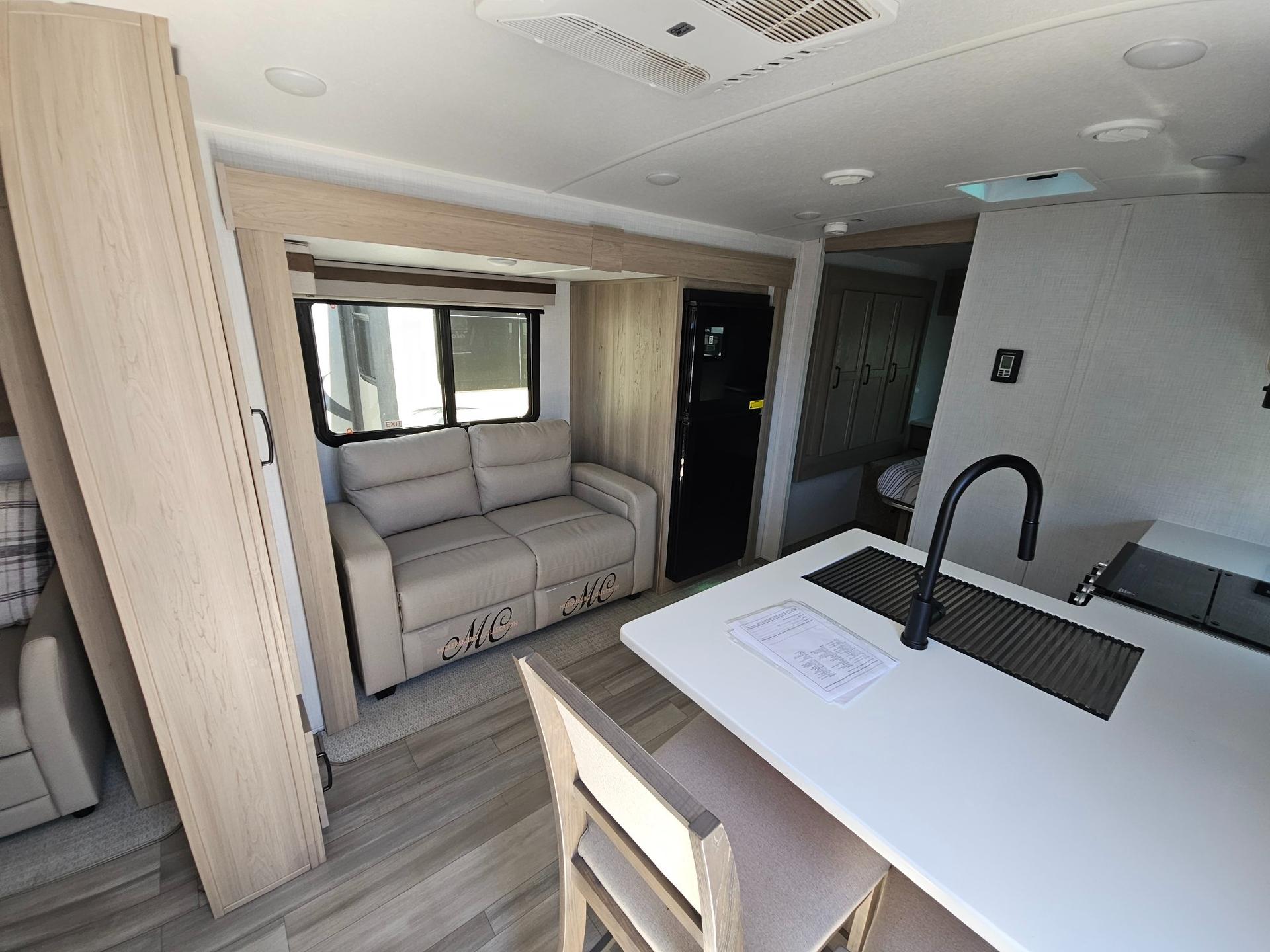 2024 Forest River RV 2024 Forest River RV Rockwood Ultra Lite - thumbnail 18