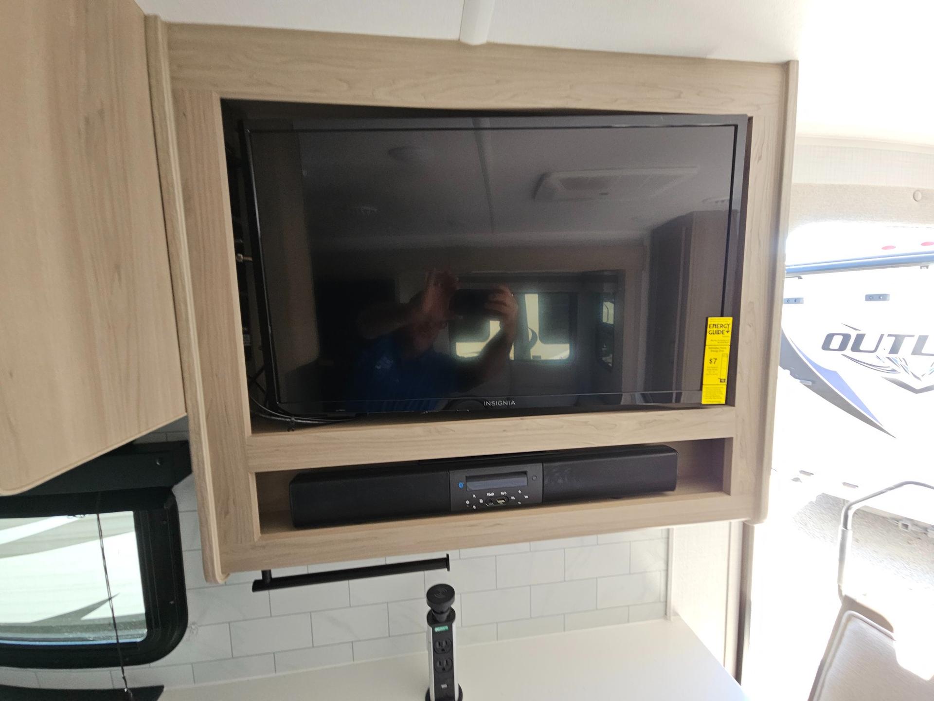 2024 Forest River RV 2024 Forest River RV Rockwood Ultra Lite - thumbnail 27