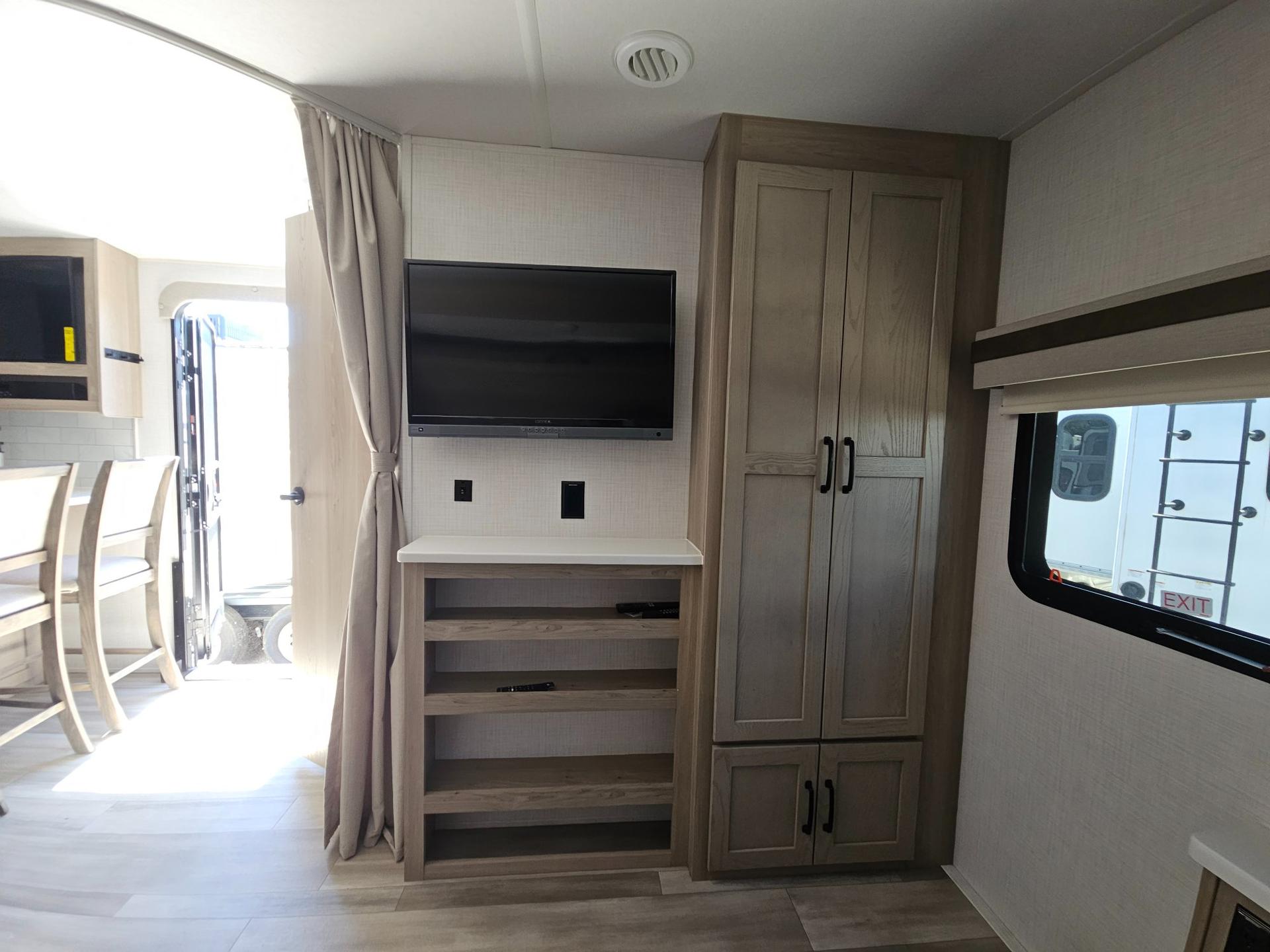 2024 Forest River RV 2024 Forest River RV Rockwood Ultra Lite - thumbnail 36