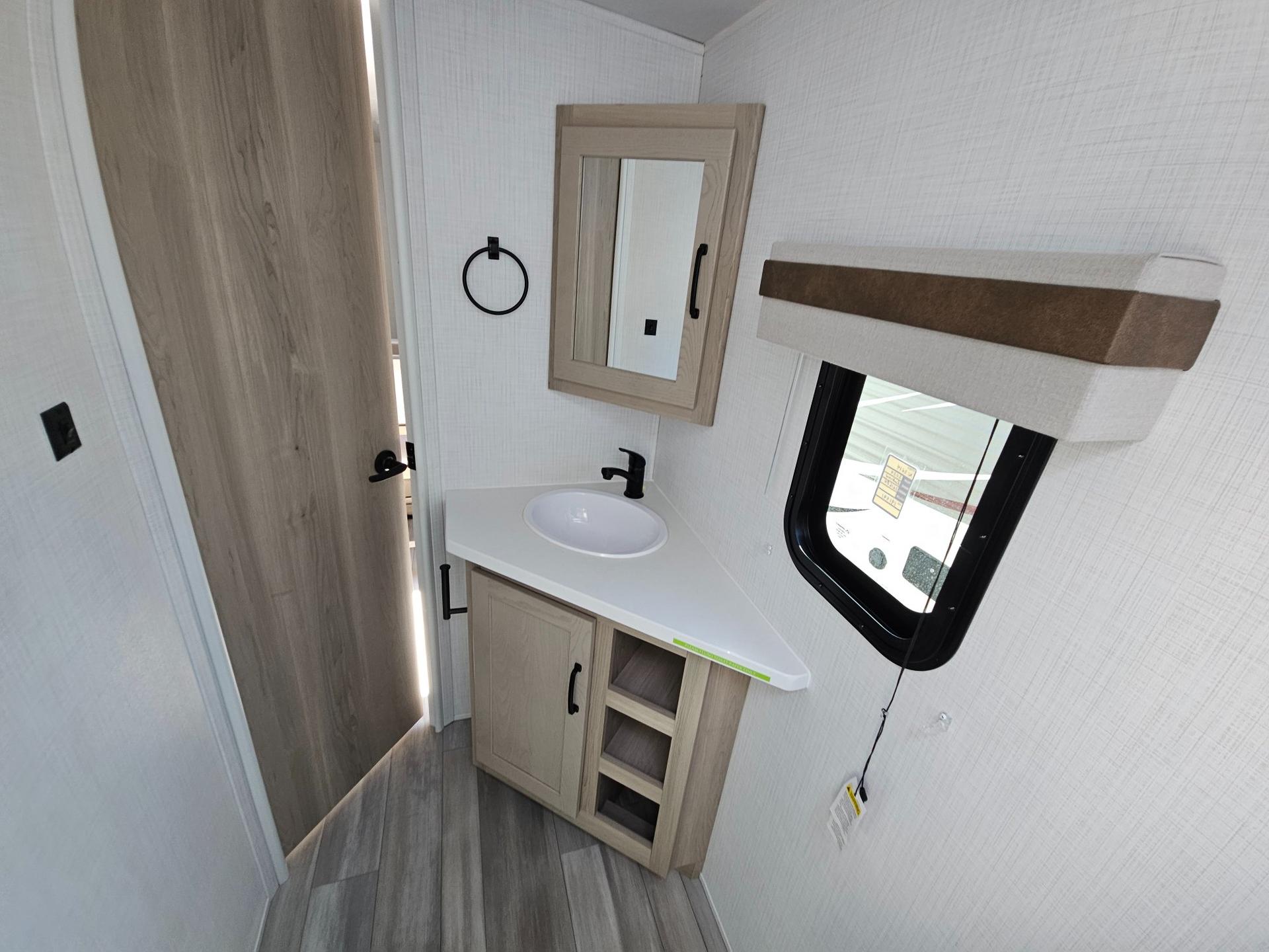 2024 Forest River RV 2024 Forest River RV Rockwood Ultra Lite - thumbnail 41