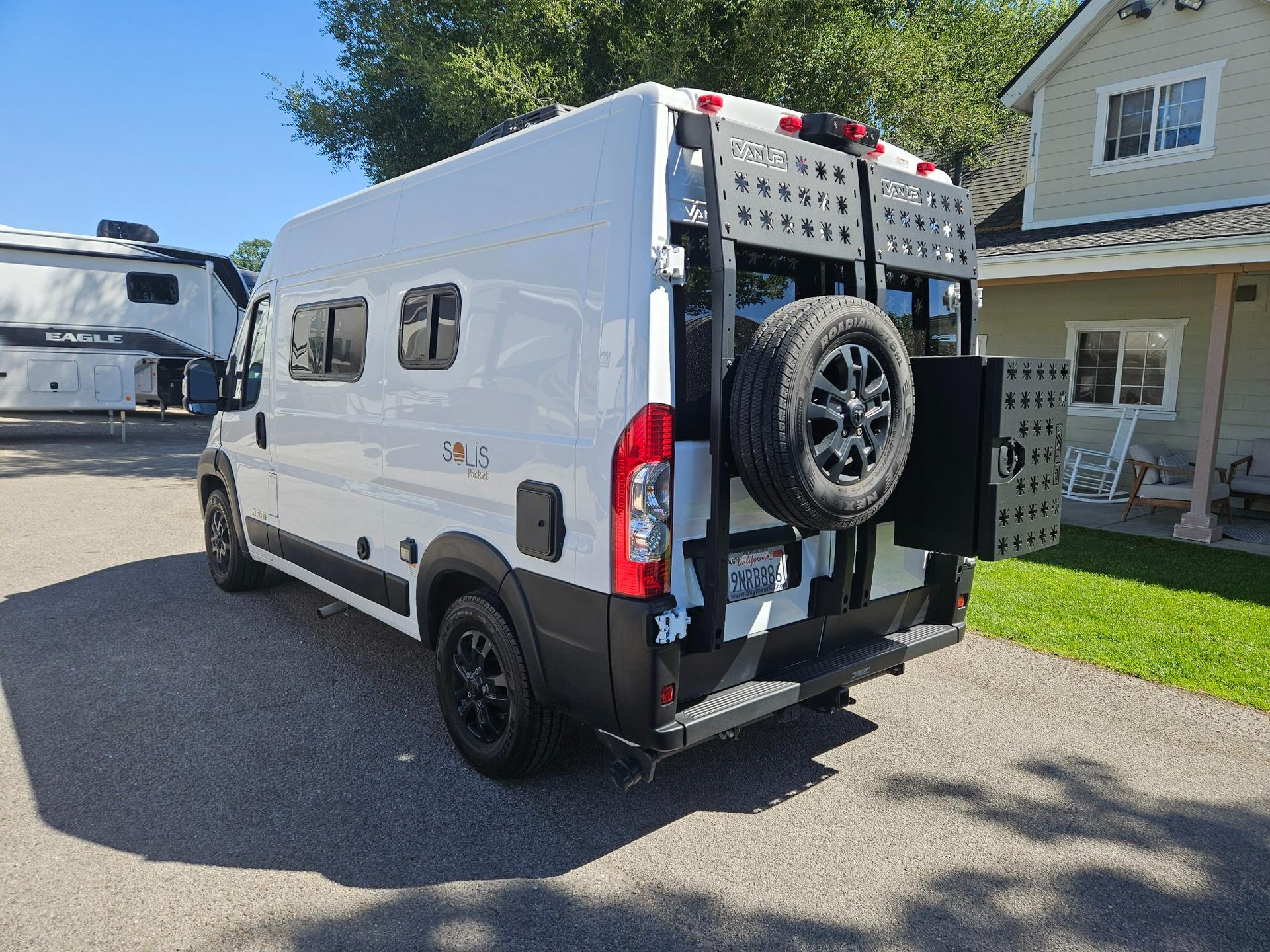 2024 Winnebago 2024 Winnebago Solis Pocket - thumbnail 3