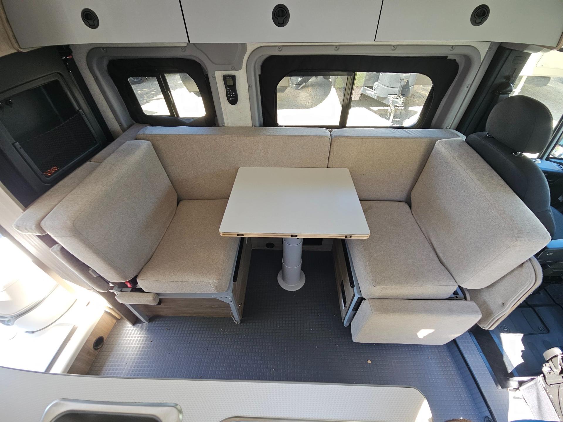 2024 Winnebago 2024 Winnebago Solis Pocket - thumbnail 6