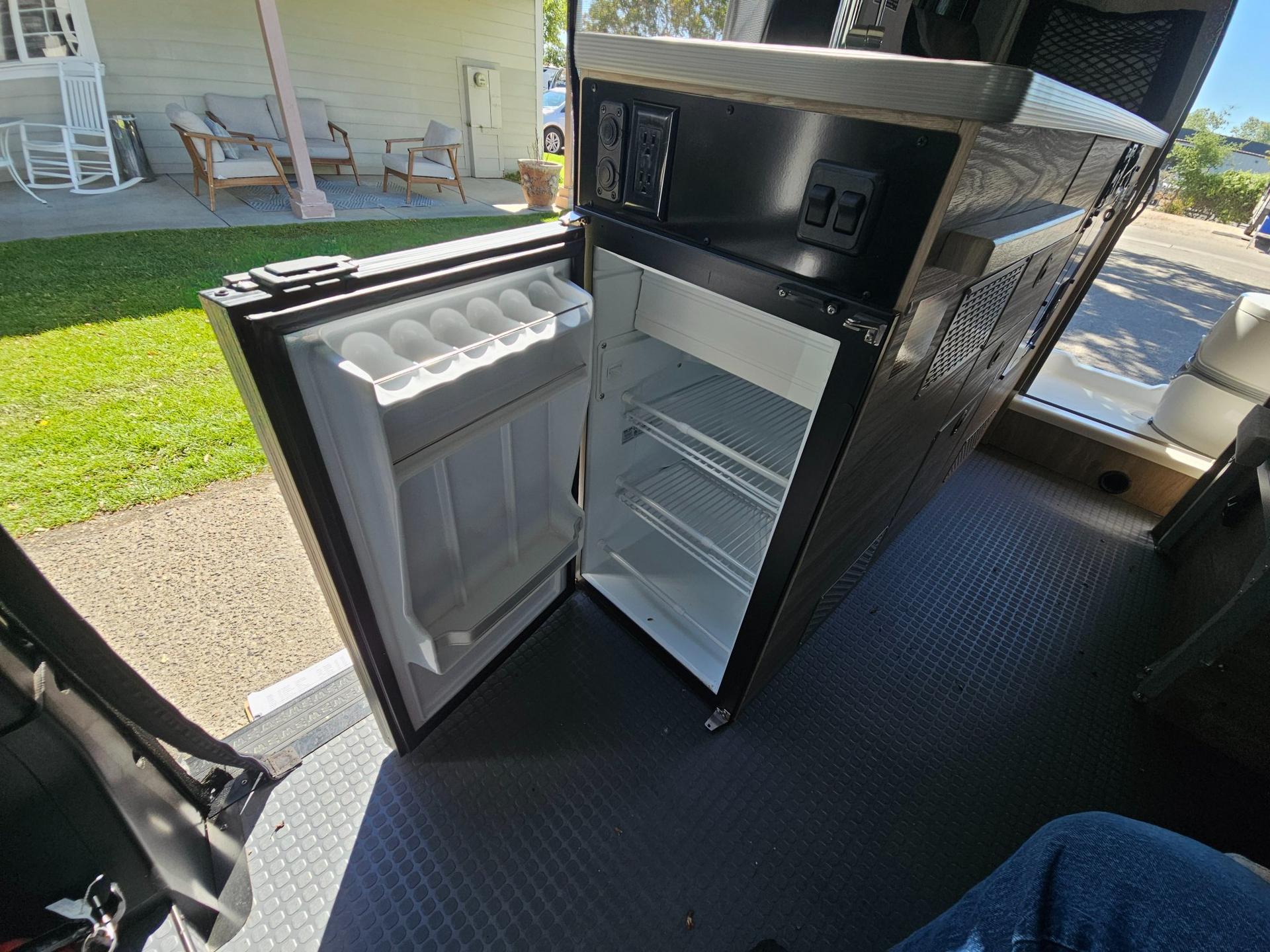 2024 Winnebago 2024 Winnebago Solis Pocket - thumbnail 10