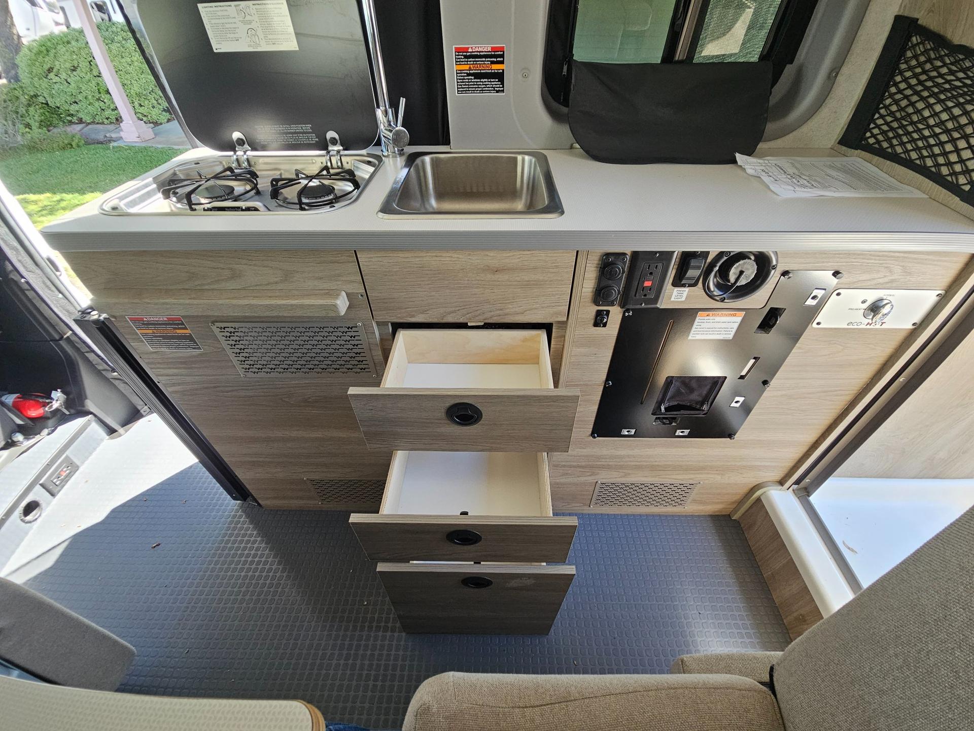 2024 Winnebago 2024 Winnebago Solis Pocket - thumbnail 12